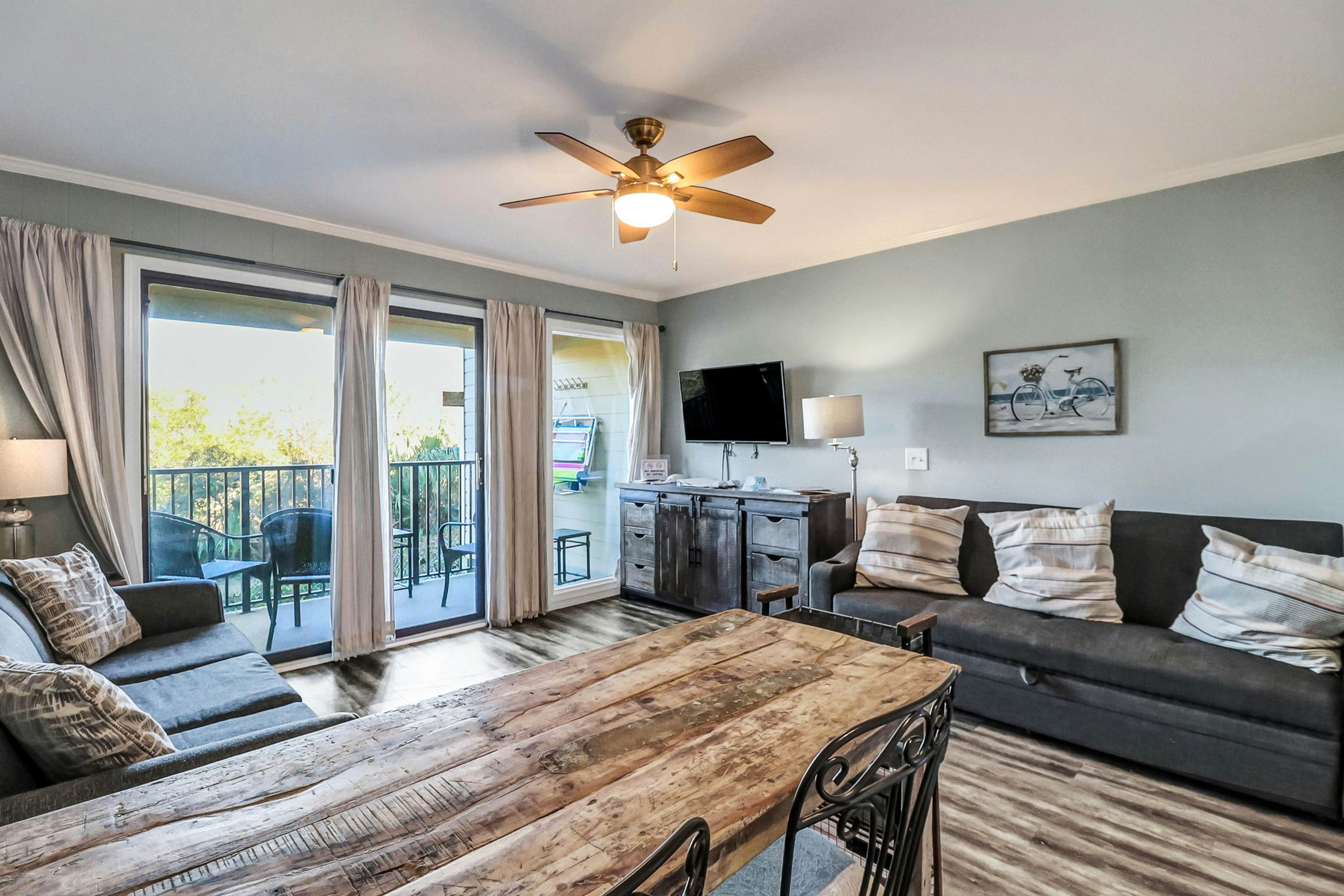 HH Beach & Tennis 119C