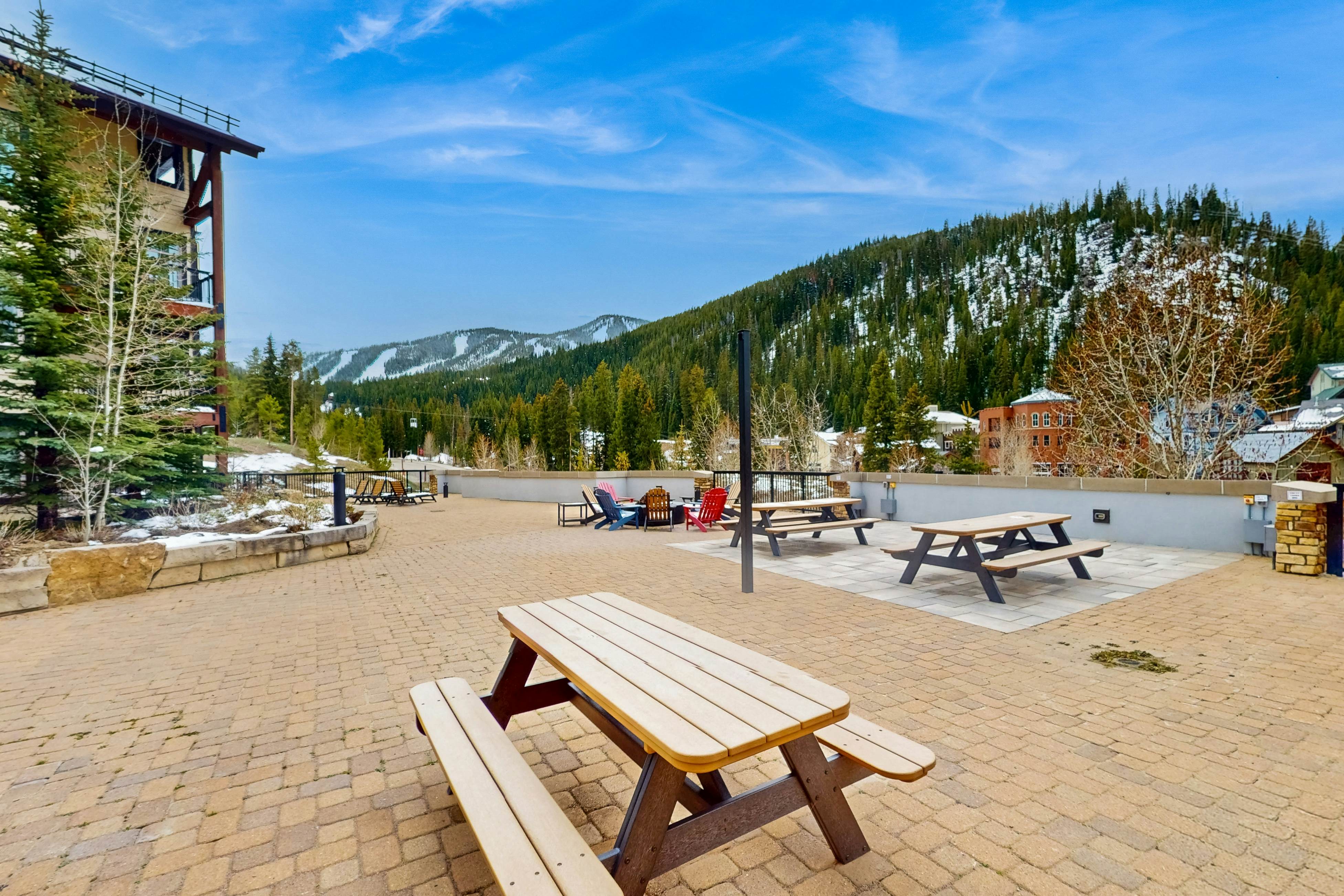 Founders Pointe 4445