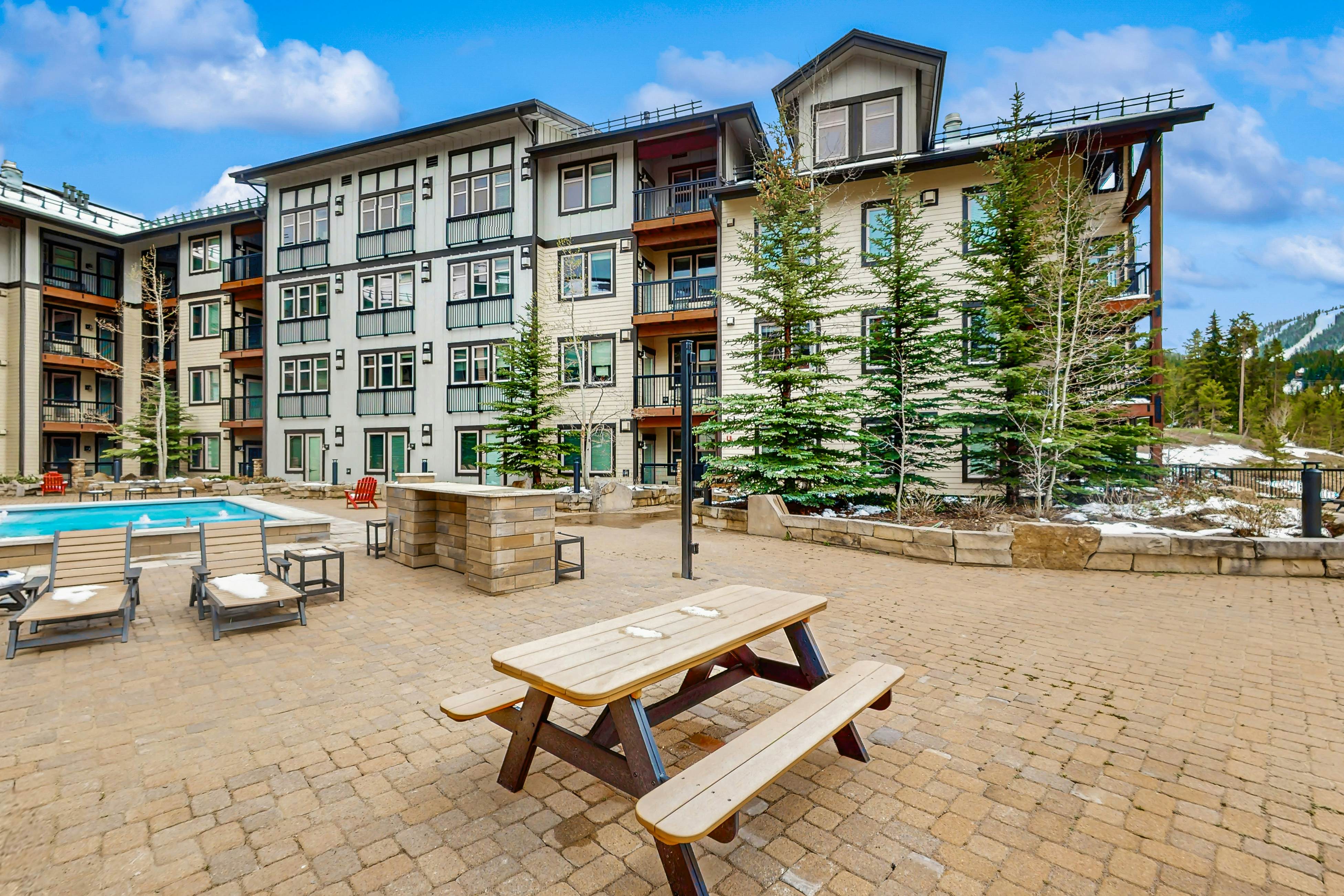 Founders Pointe Condo