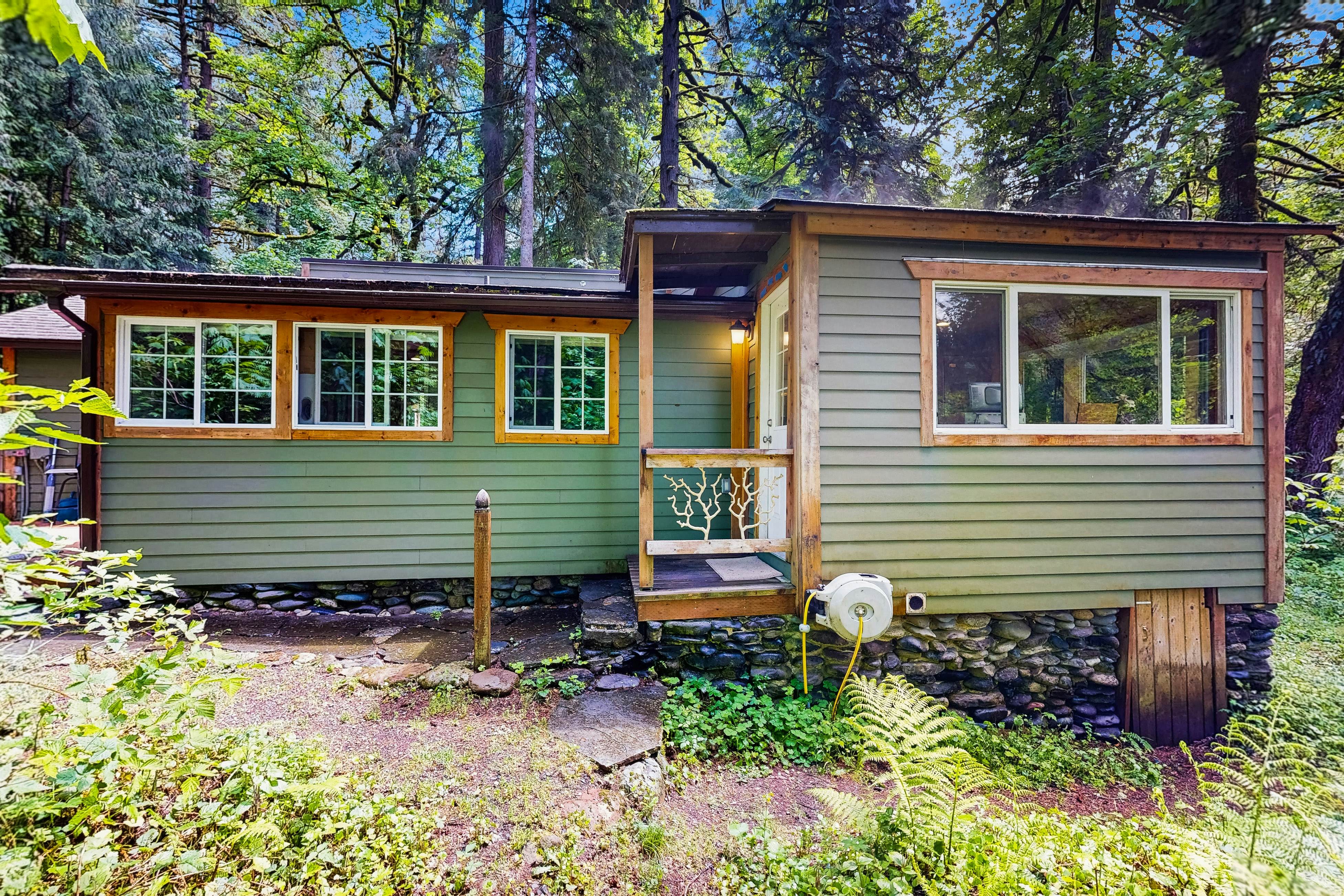 Eva's Cottage - Romancing the River