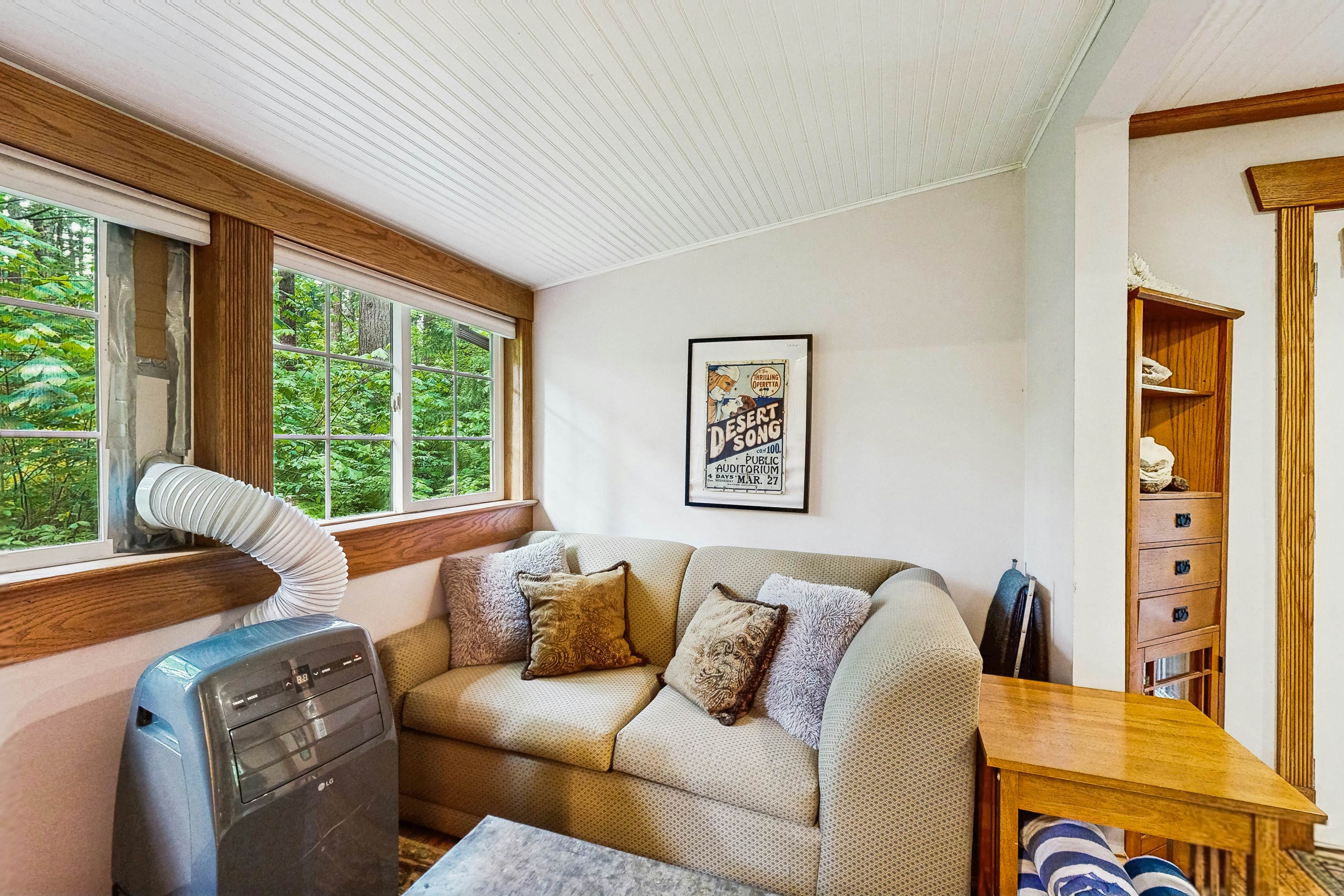 Eva's Cottage - Romancing the River