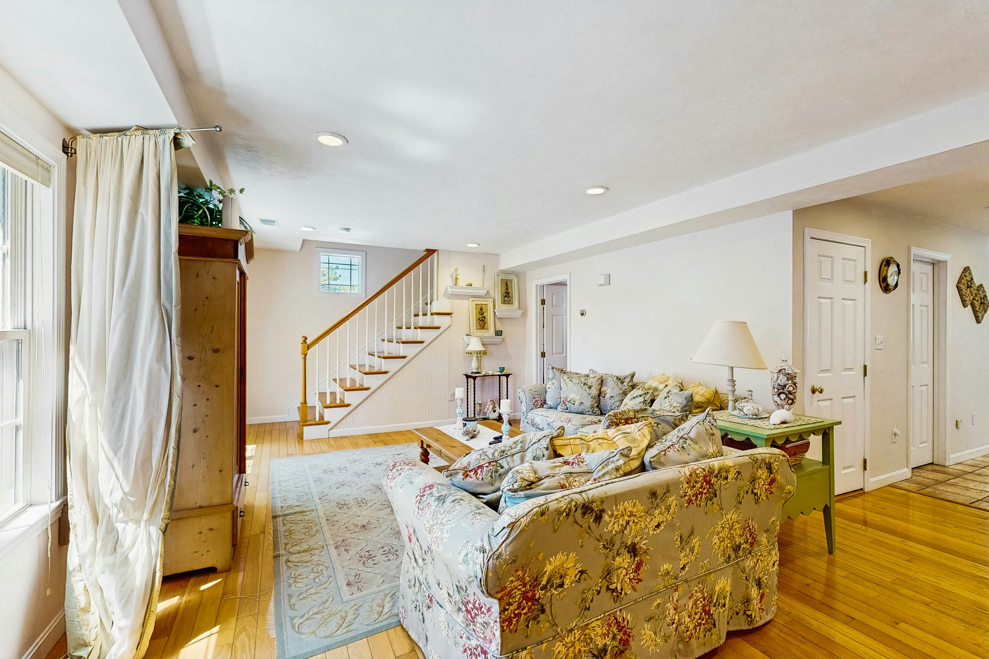 The Yarmouth Anchor - 12 and 14