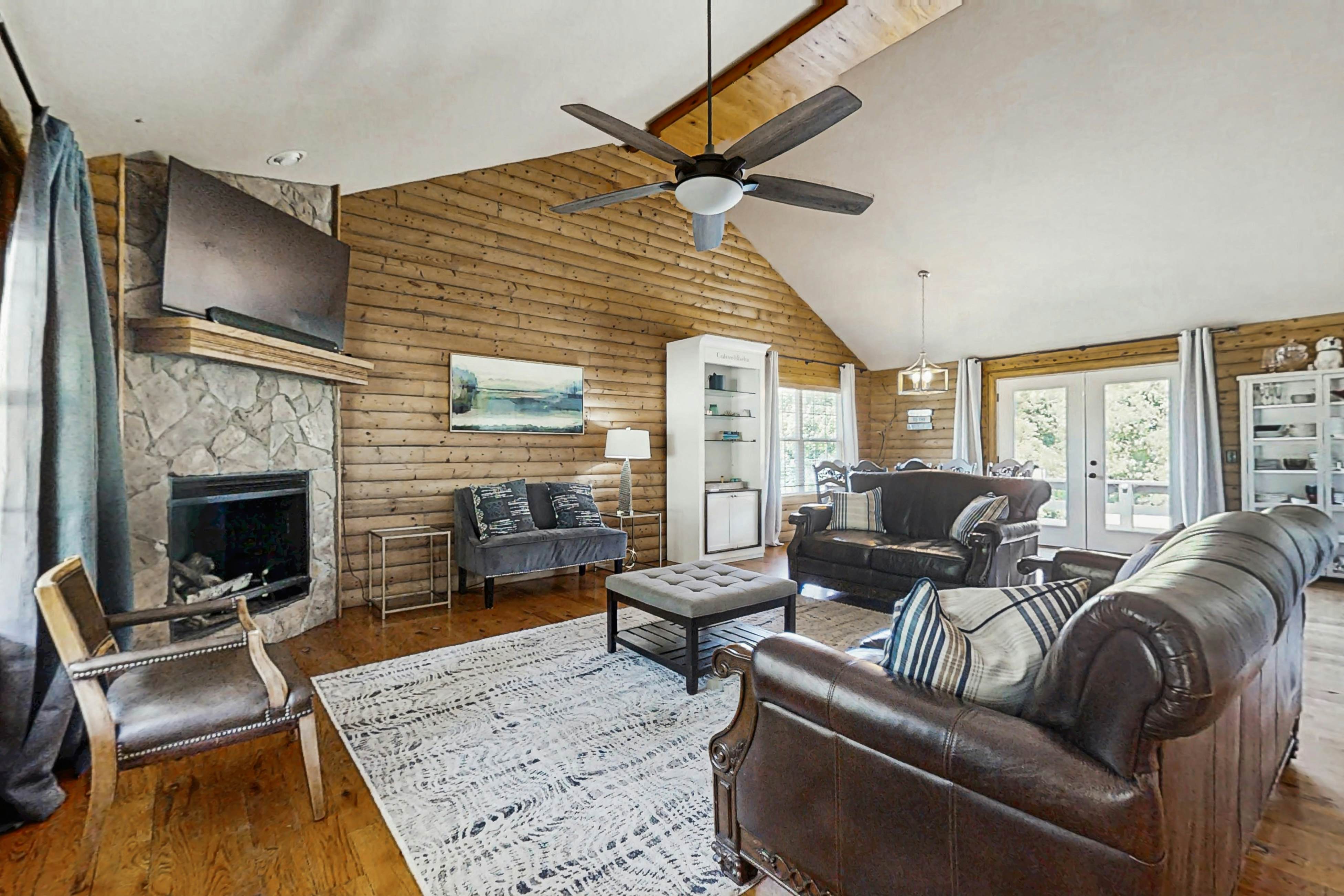 Beaver Lake Pool House