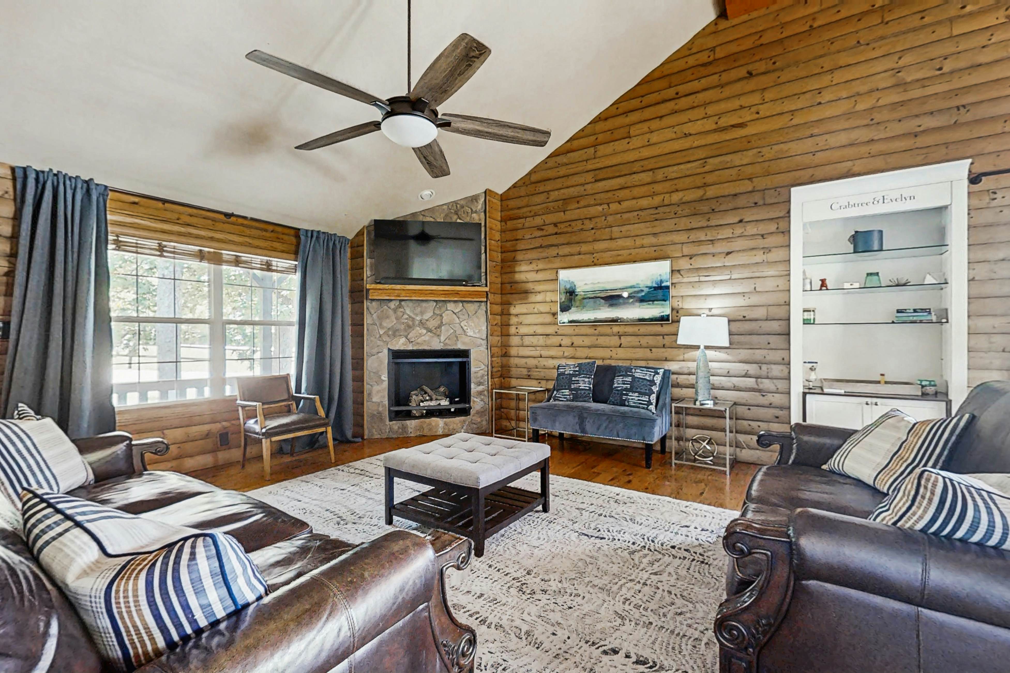 Beaver Lake Pool House