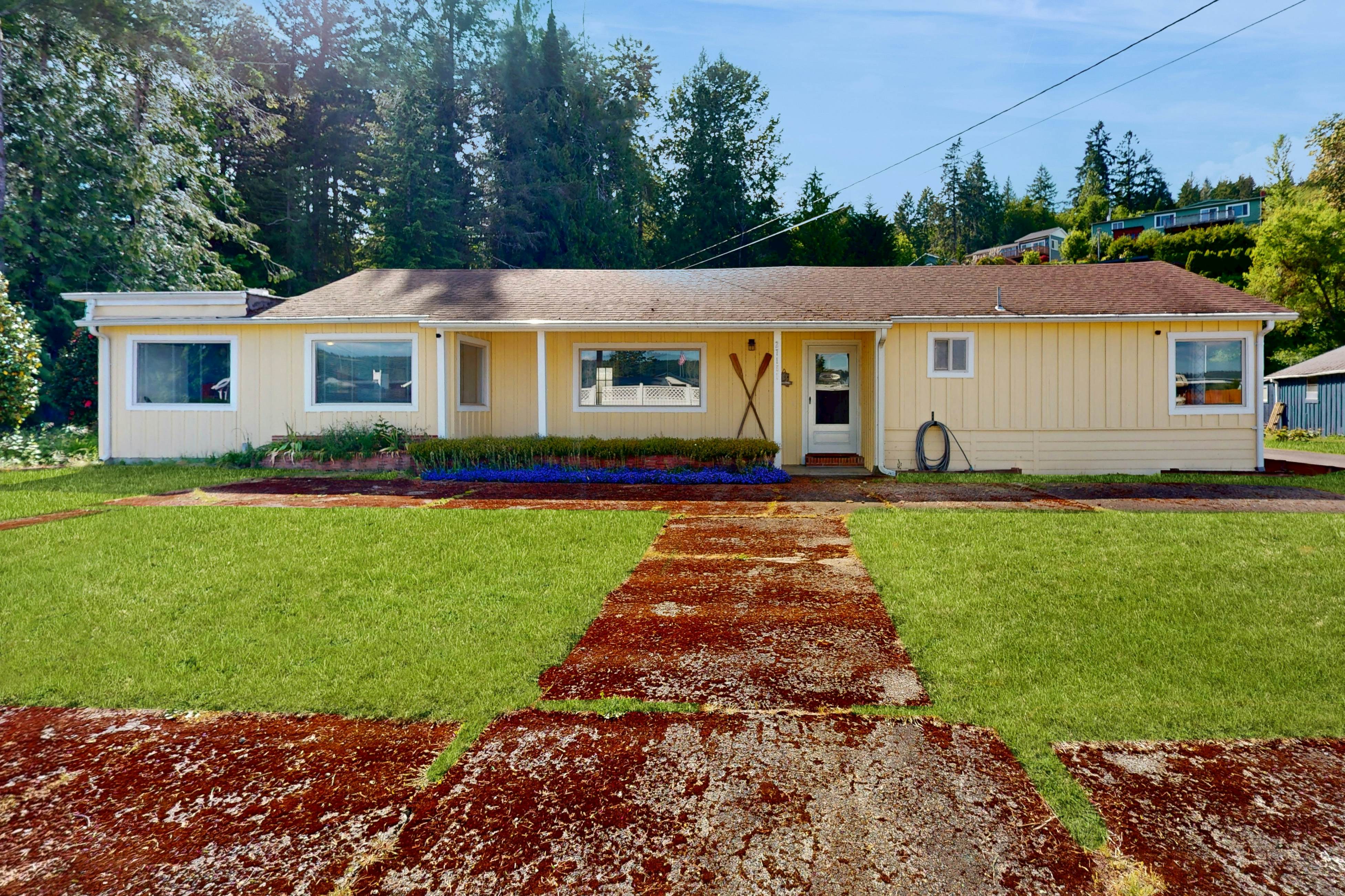 The Hoodsport Hideaway