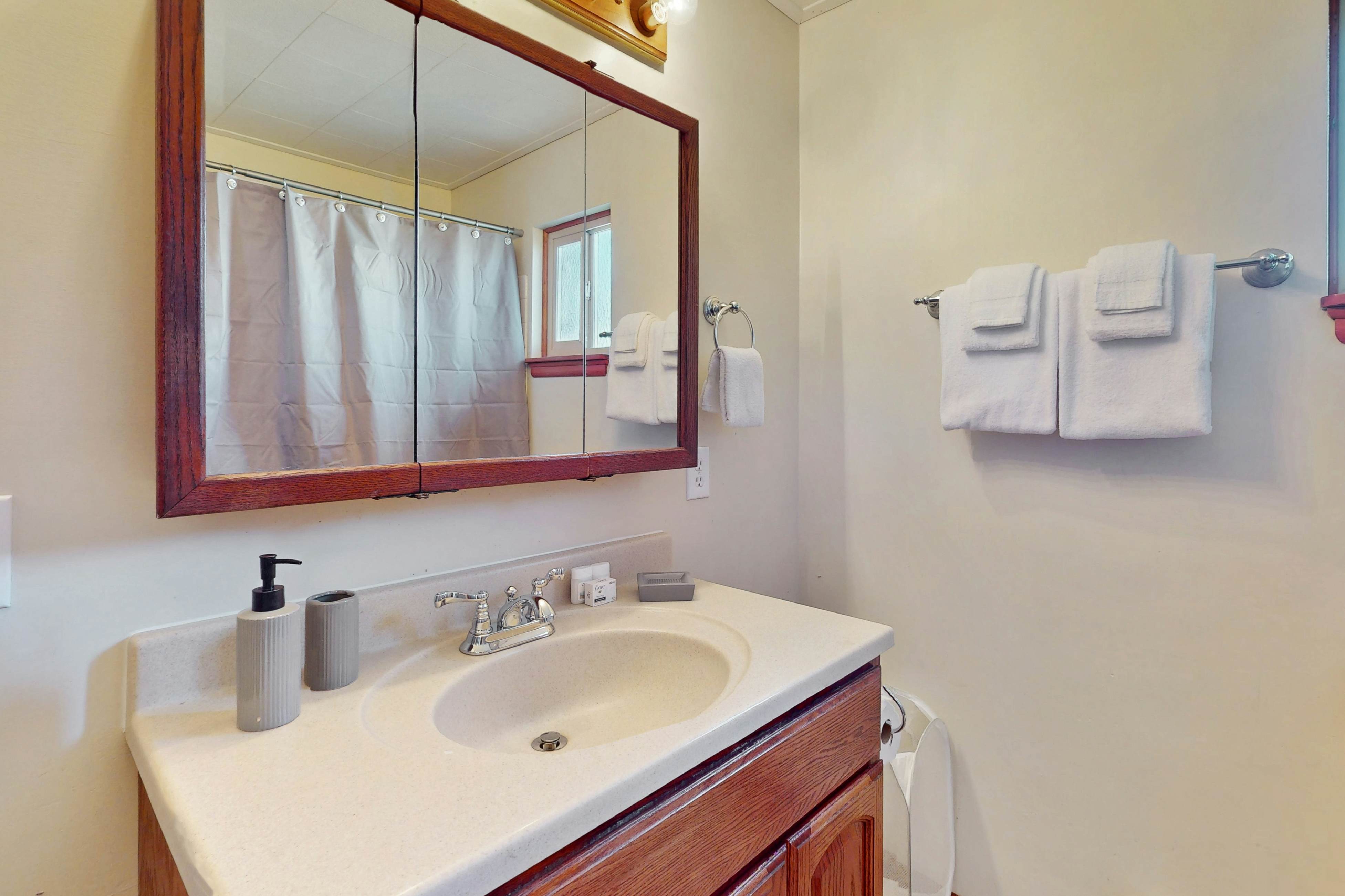 The Hoodsport Hideaway