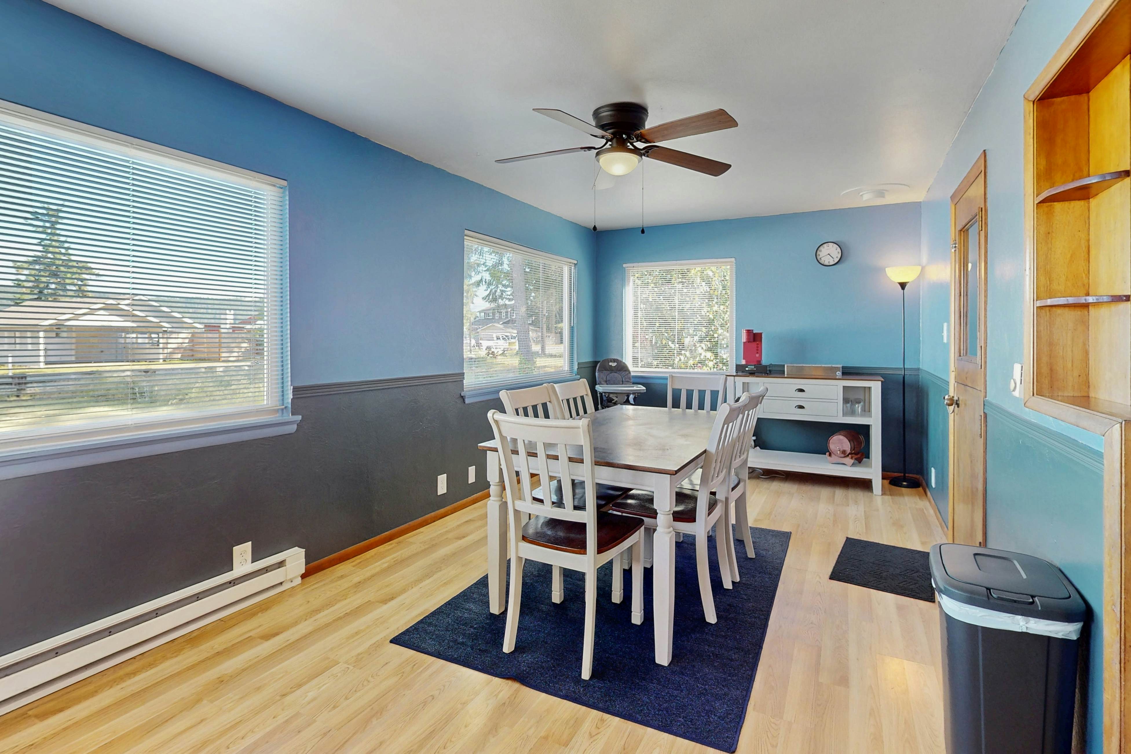 The Hoodsport Hideaway