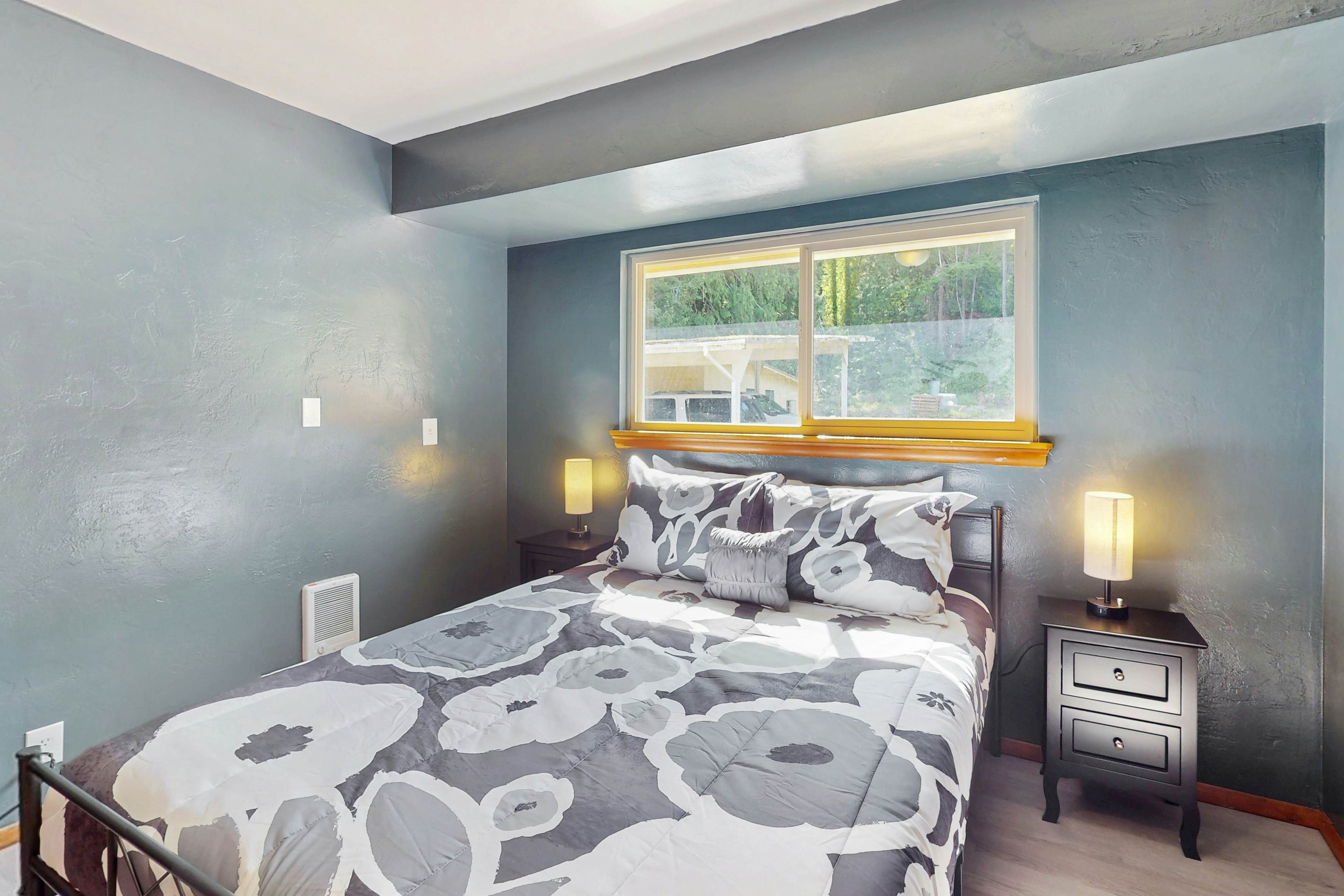 The Hoodsport Hideaway