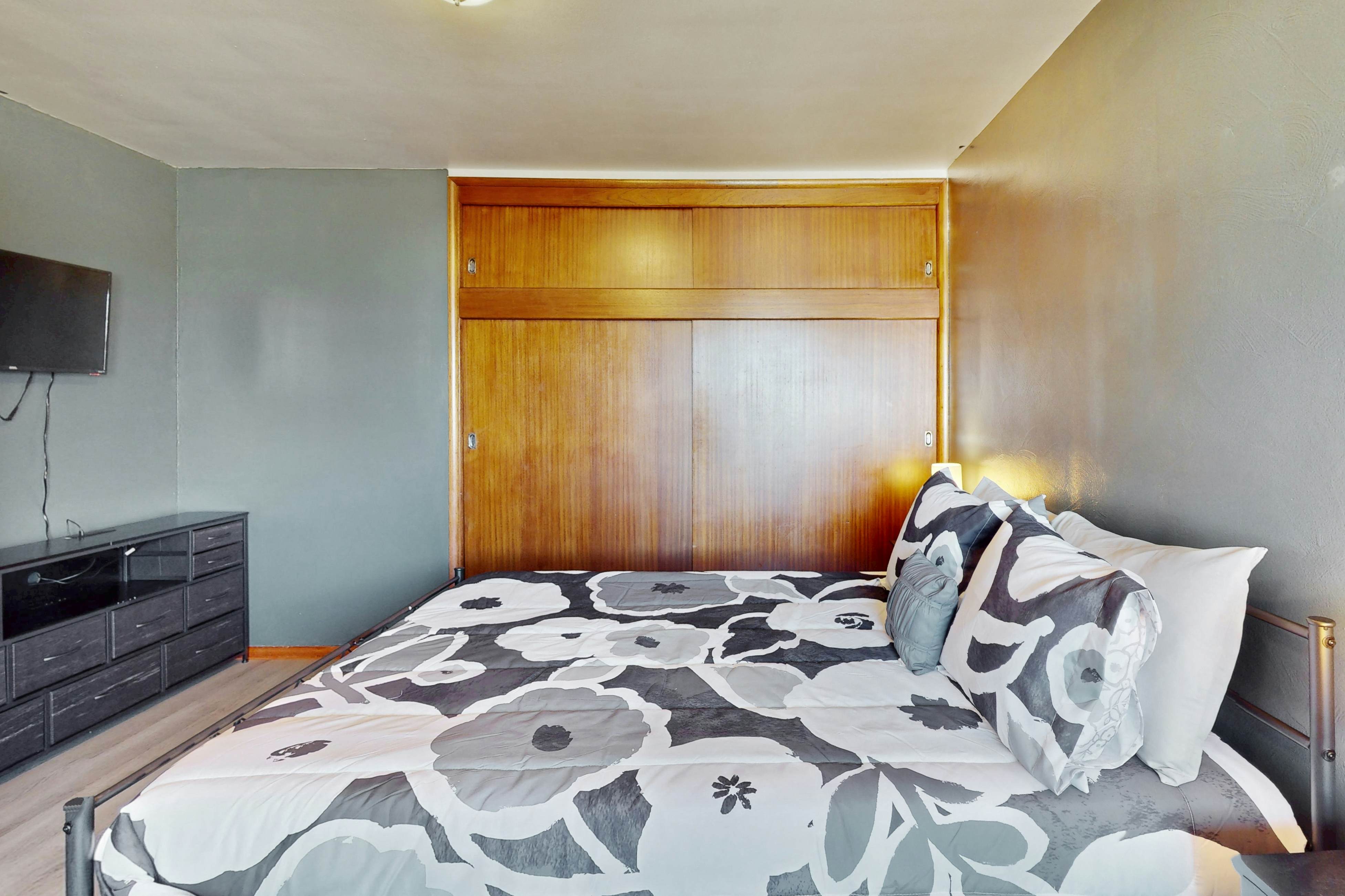 The Hoodsport Hideaway