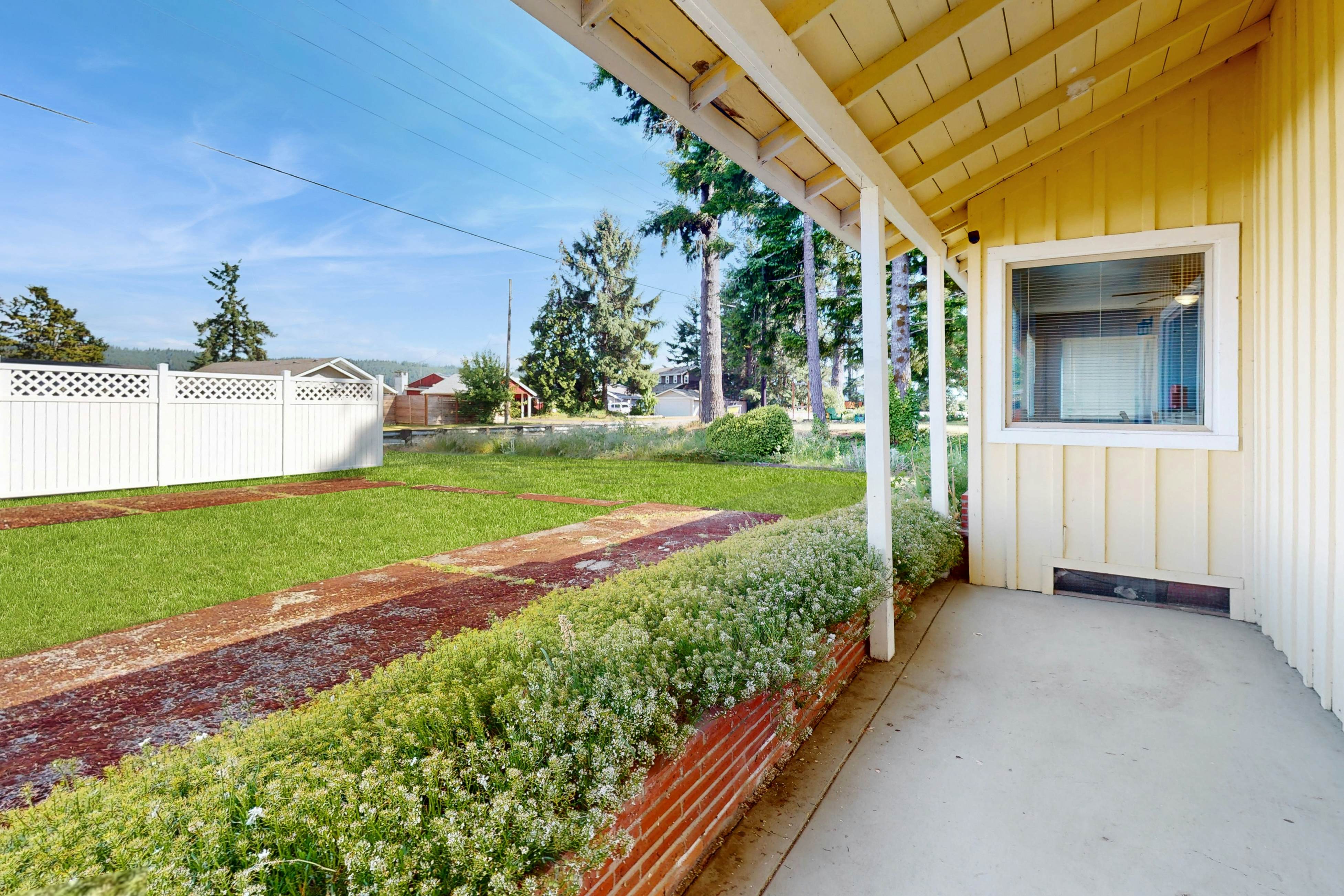 The Hoodsport Hideaway