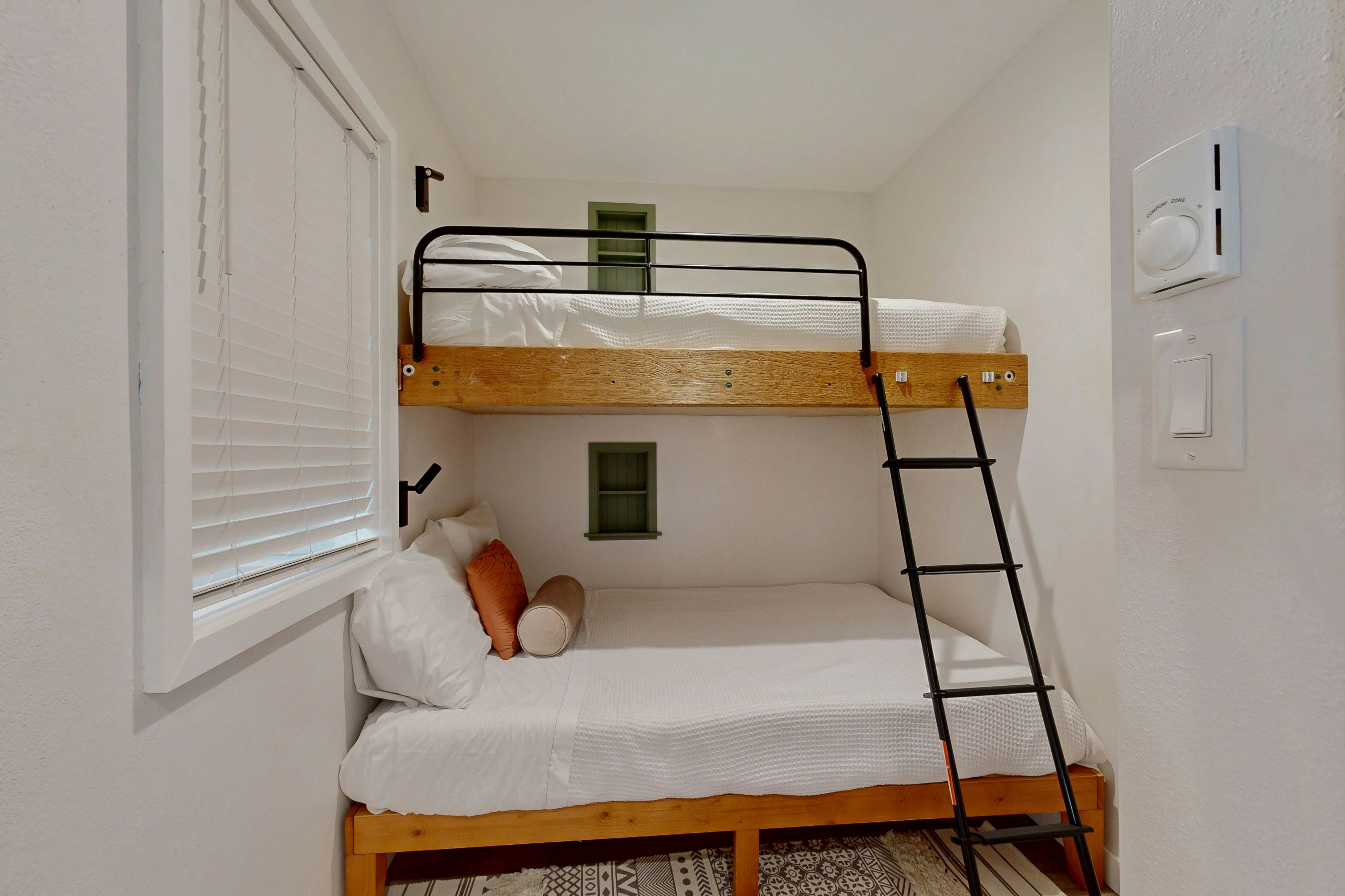 Modern Alpine Getaway