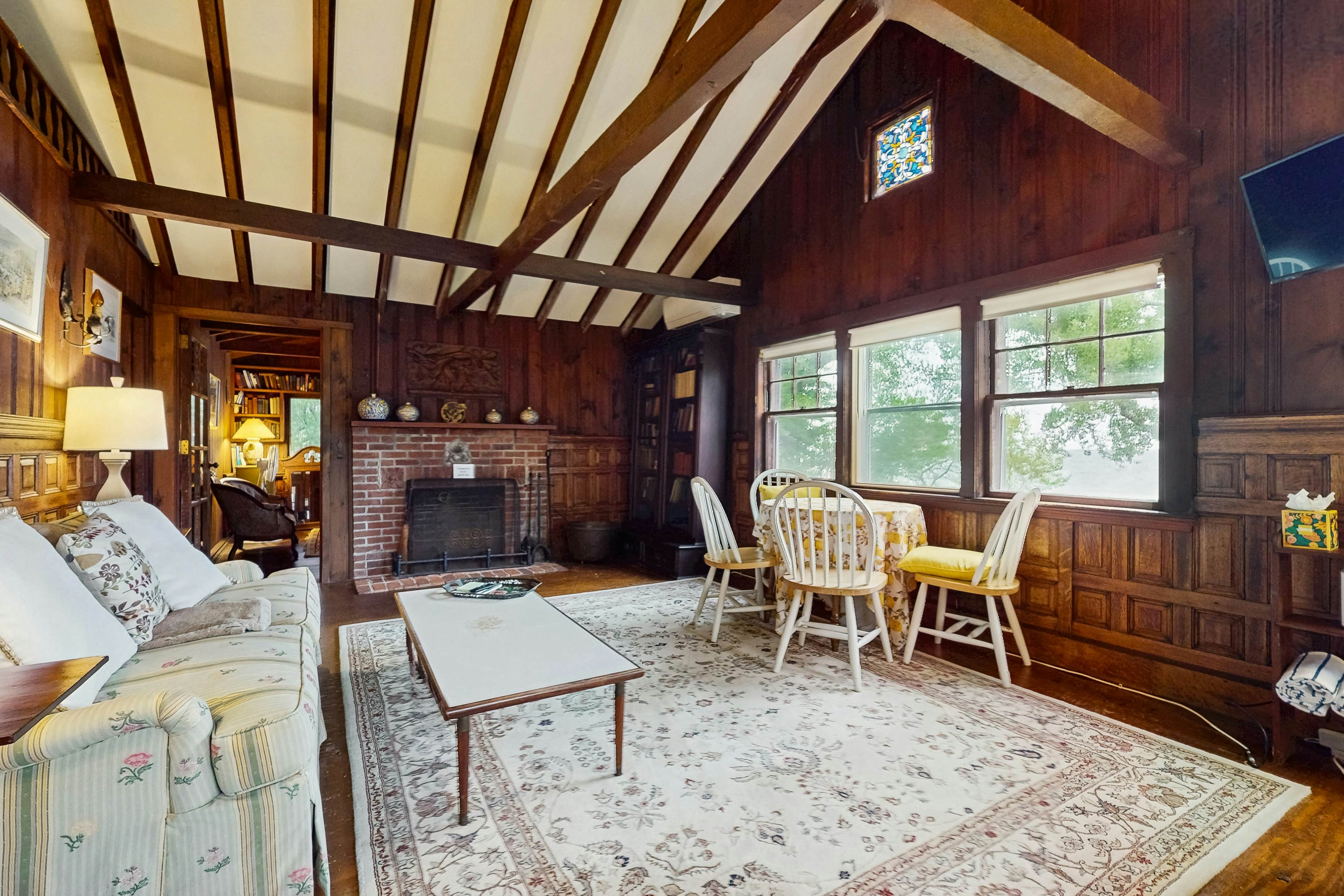 Rustic Rockport Cottage