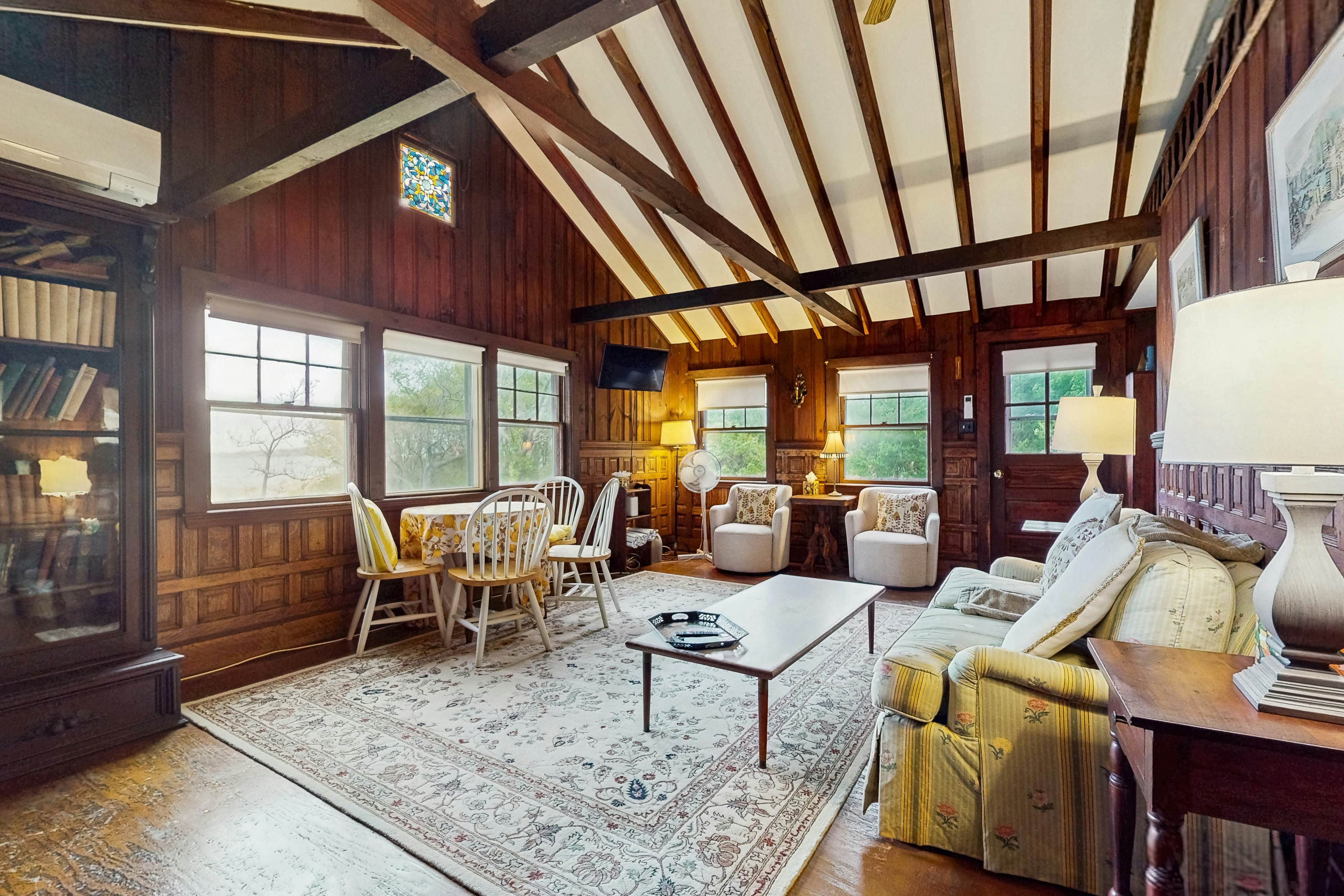 Rustic Rockport Cottage