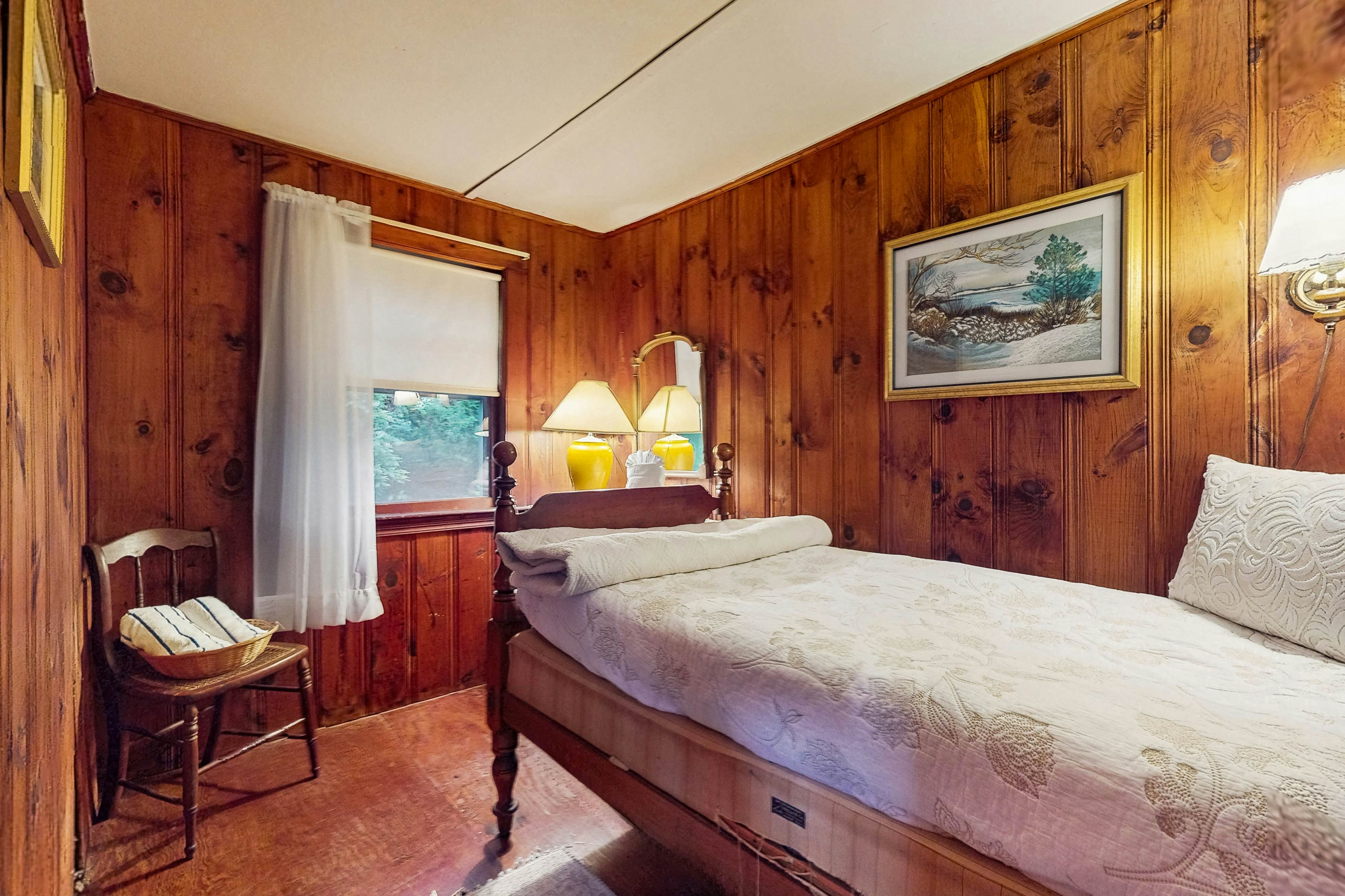 Rustic Rockport Cottage