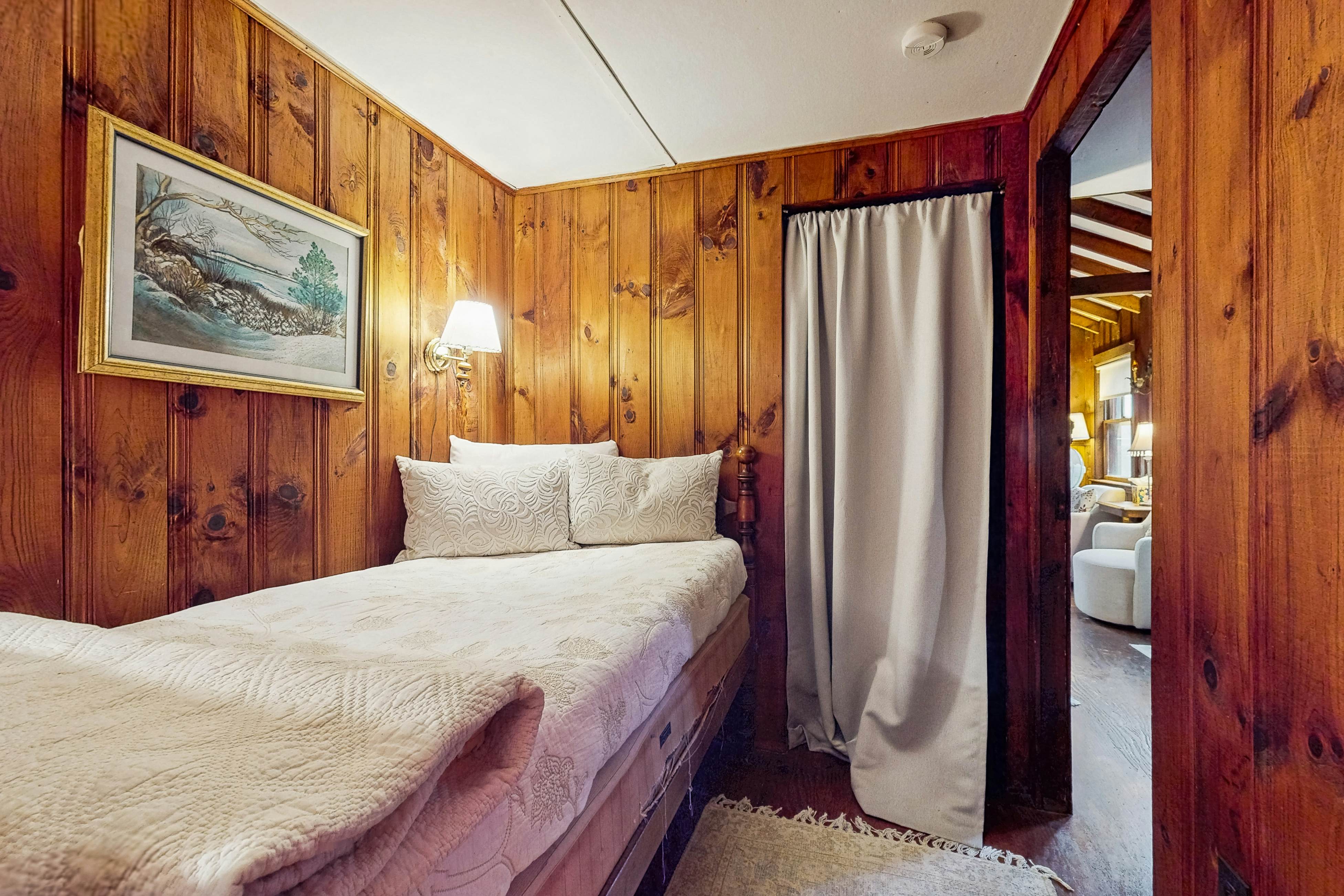 Rustic Rockport Cottage