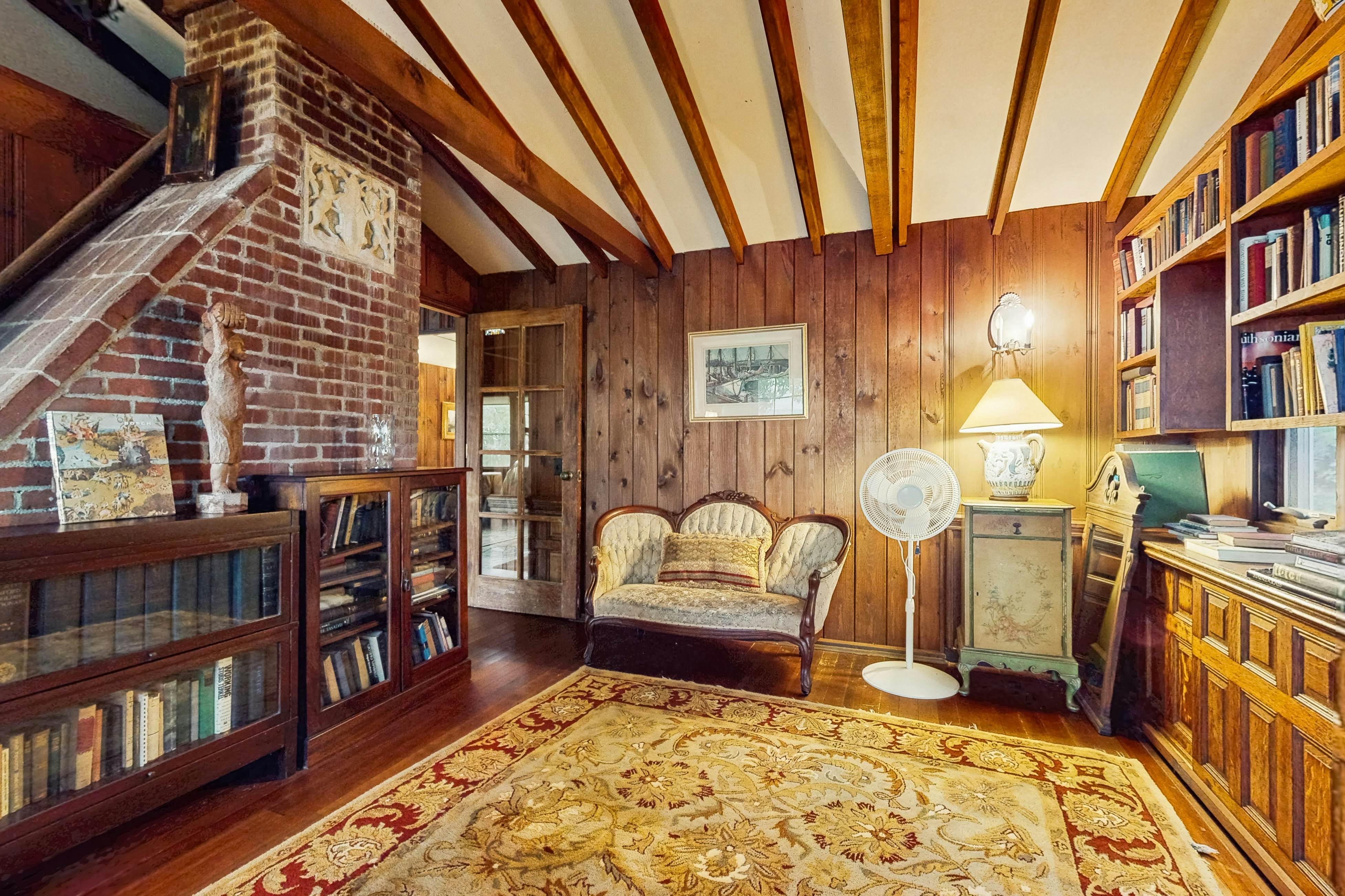 Rustic Rockport Cottage