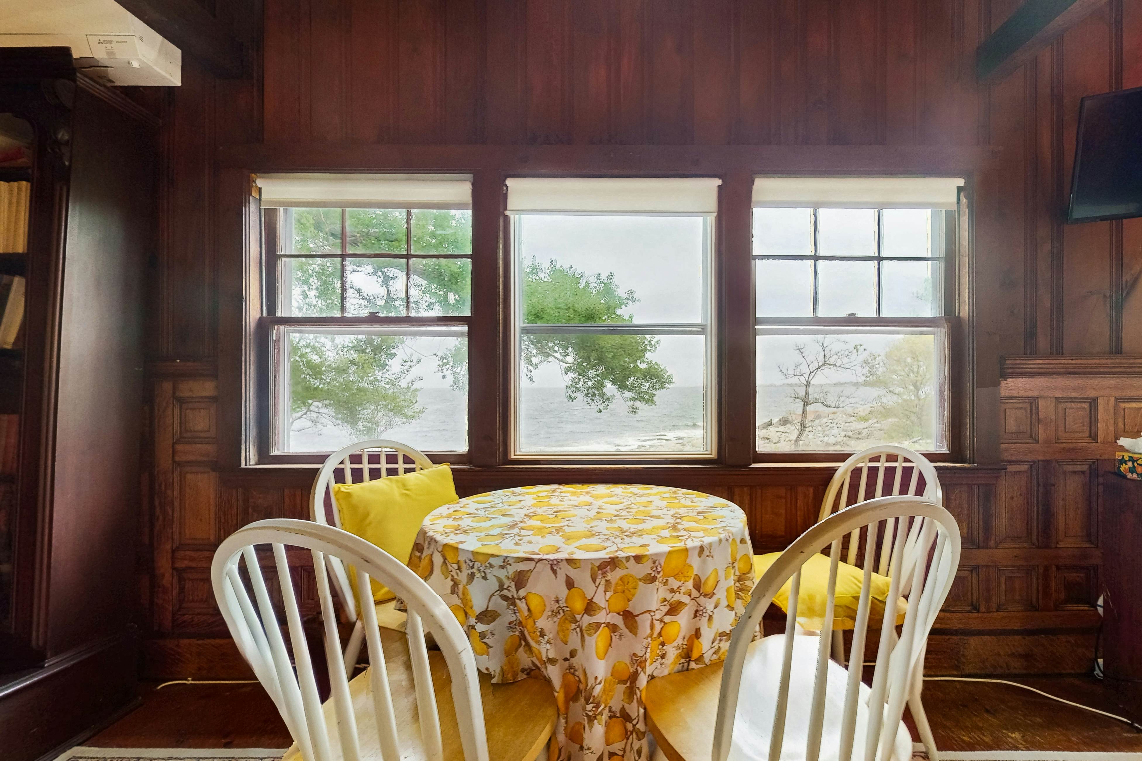 Rustic Rockport Cottage