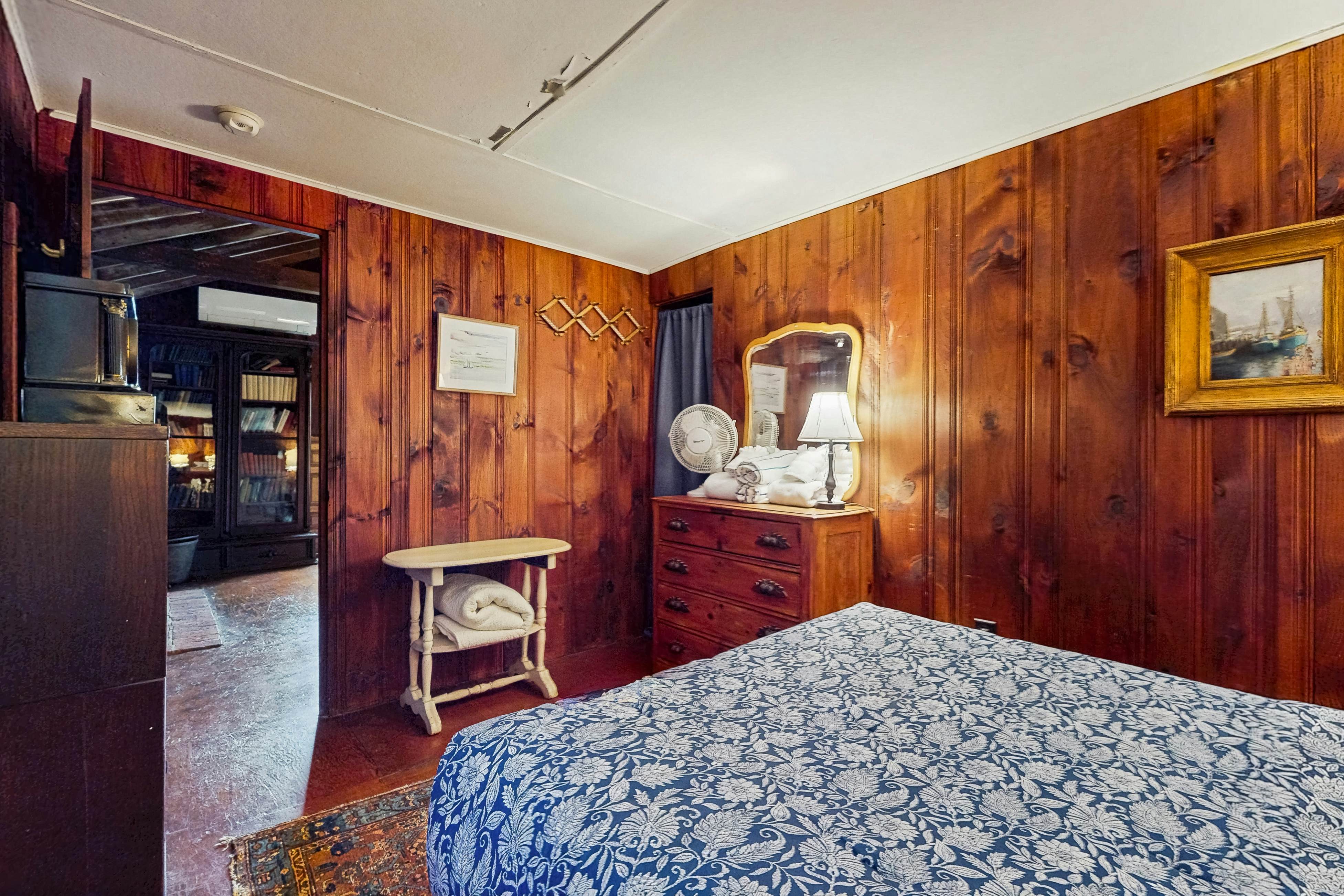 Rustic Rockport Cottage