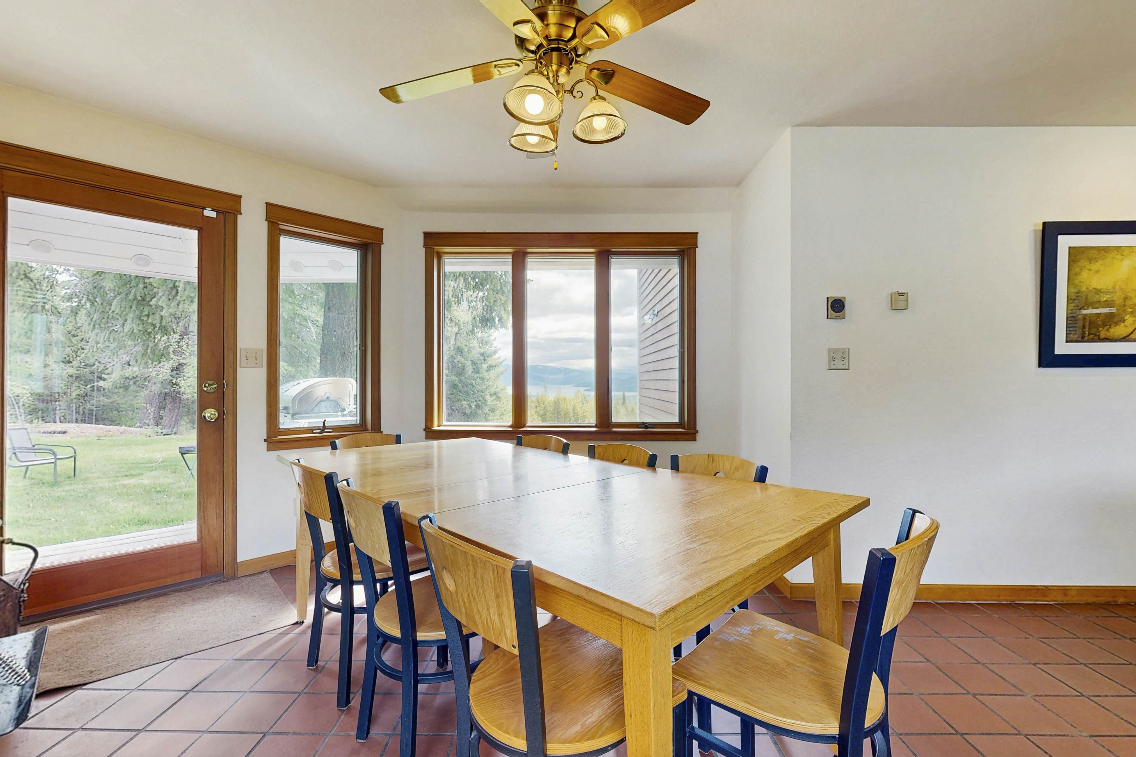 Lakeview Home on acreage with Hot Tub