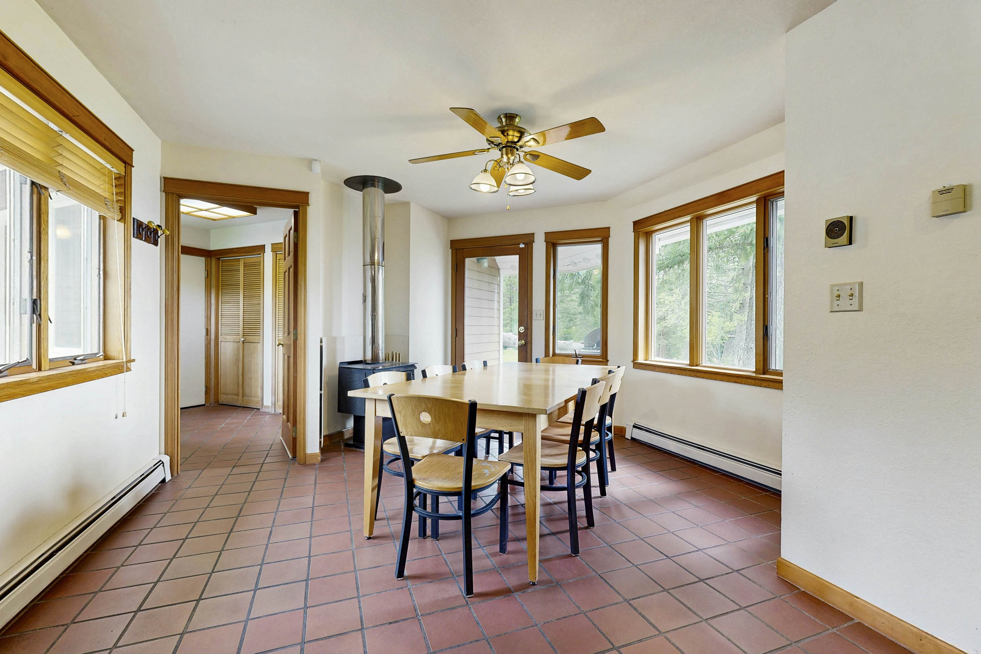 Lakeview Home on acreage with Hot Tub