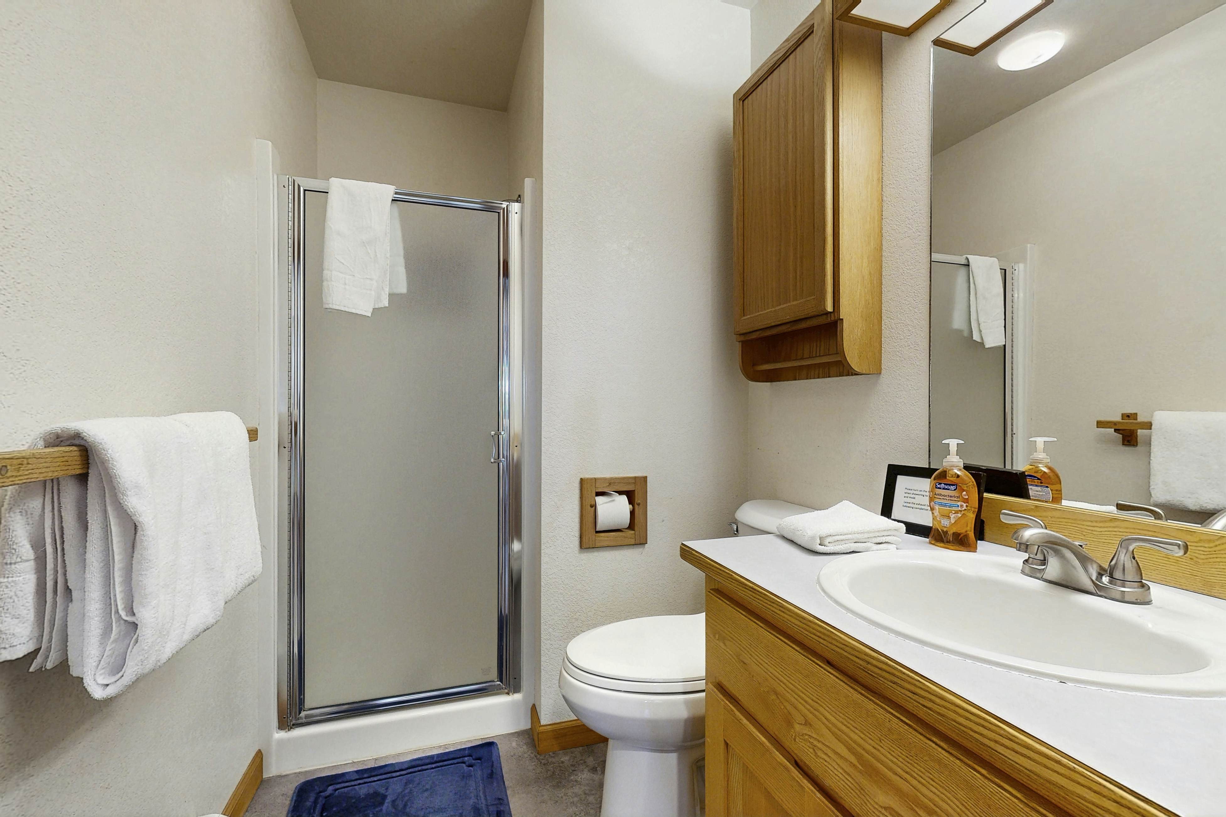 Lakeview Home on acreage with Hot Tub