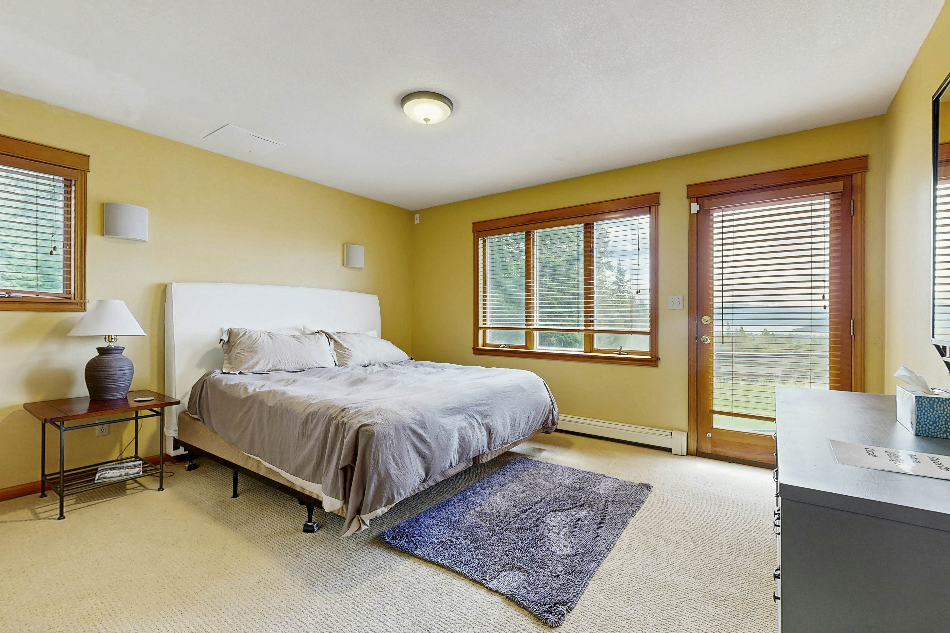 Lakeview Home on acreage with Hot Tub