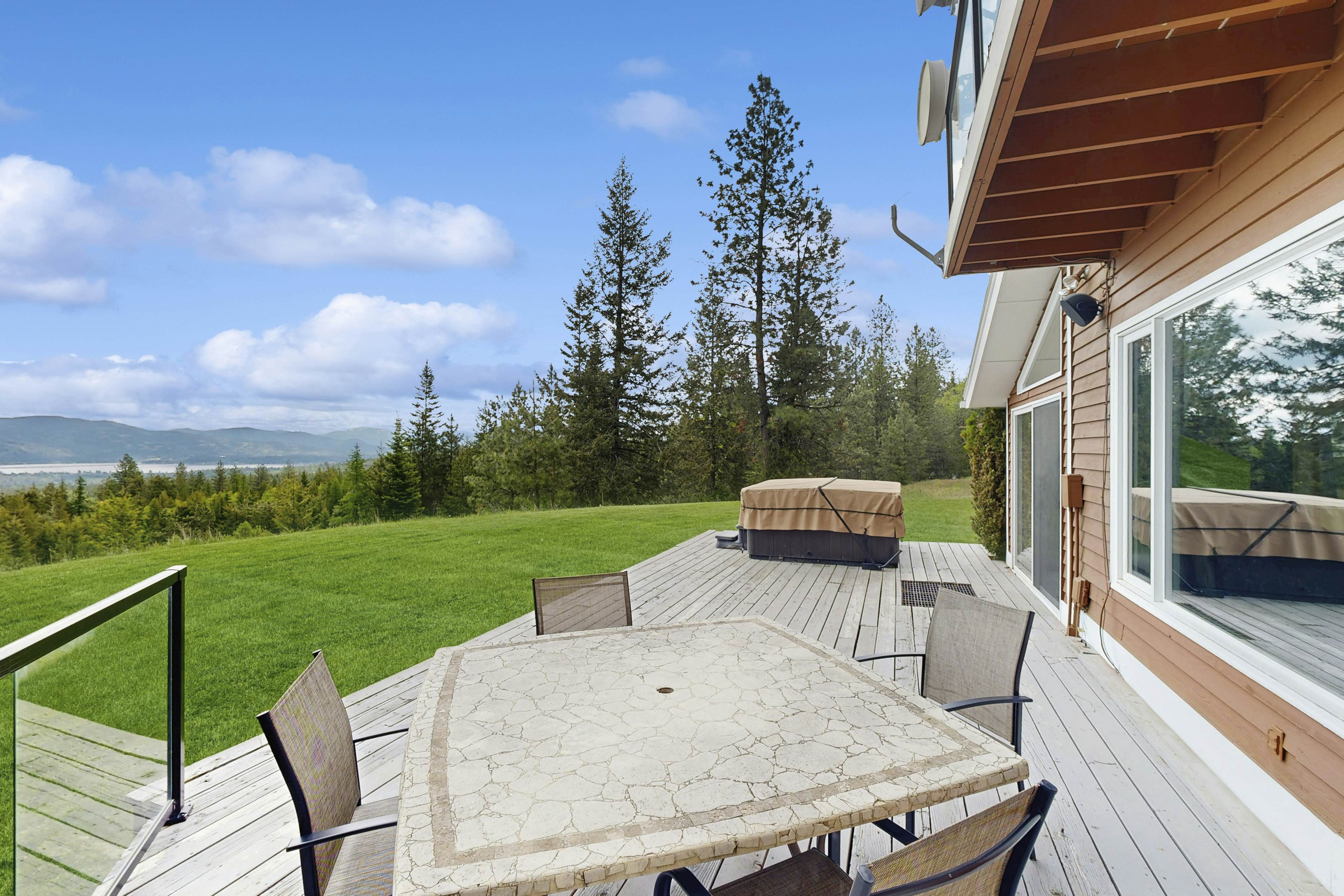 Lakeview Home on acreage with Hot Tub