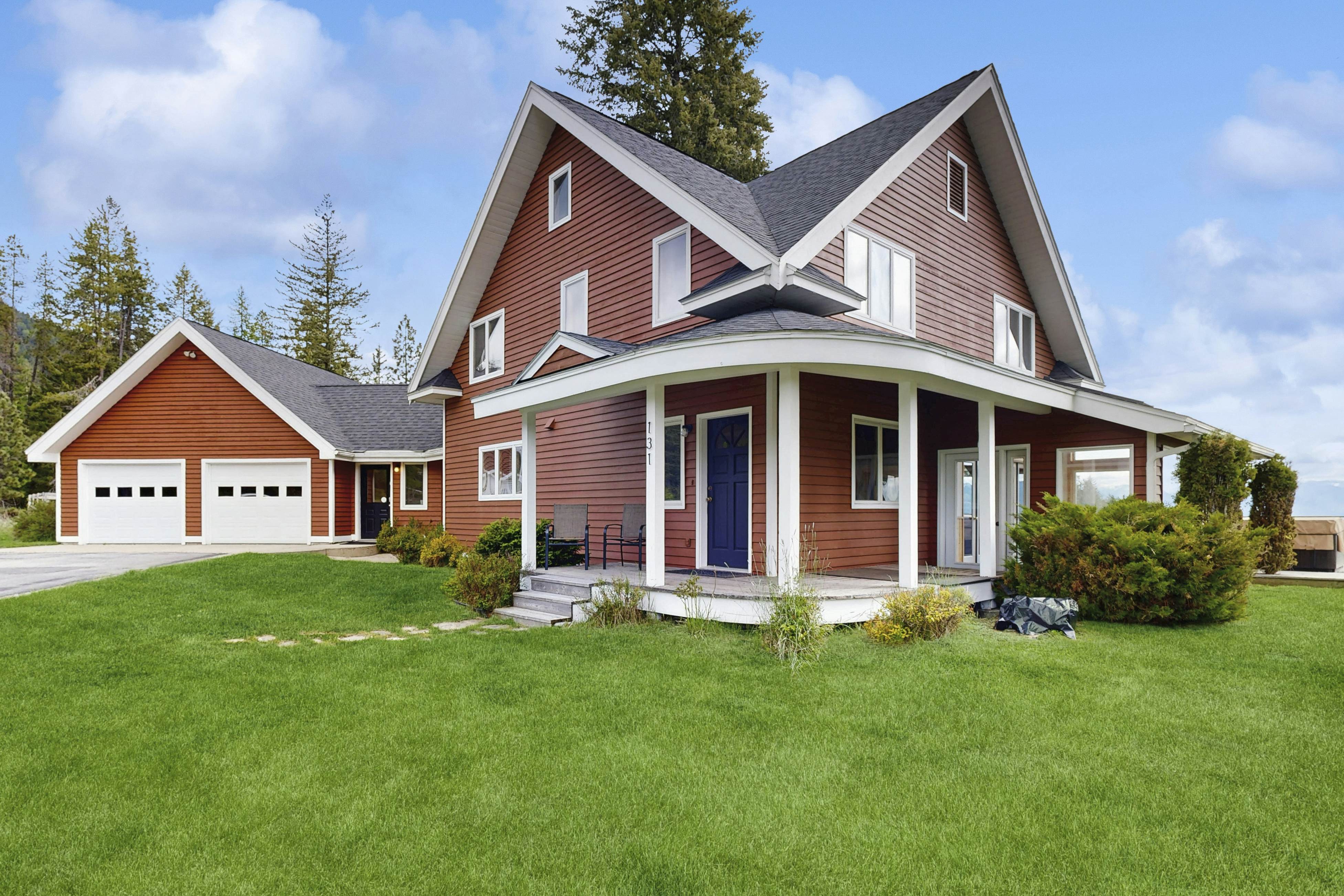 Lakeview Home on acreage with Hot Tub