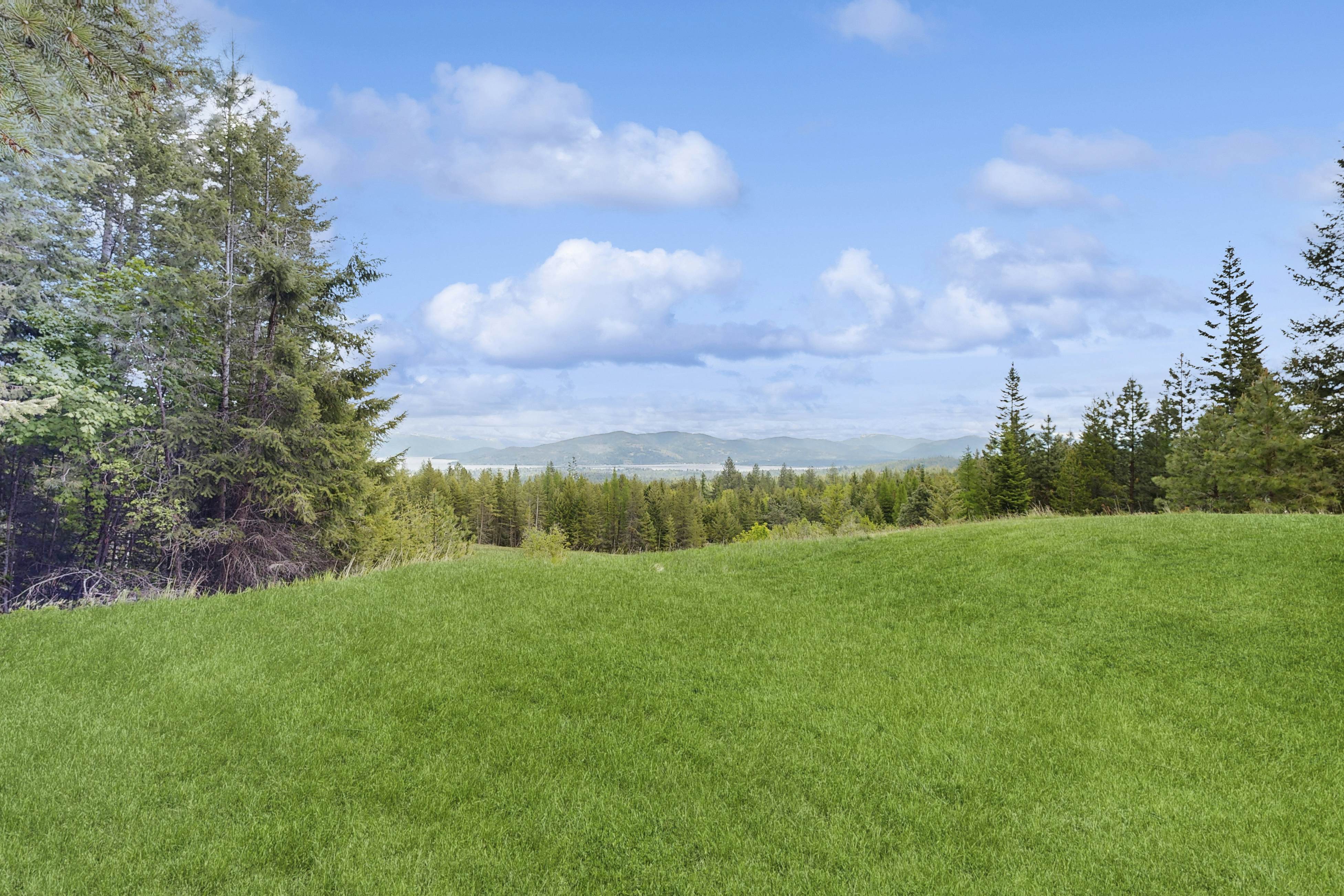 Lakeview Home on acreage with Hot Tub