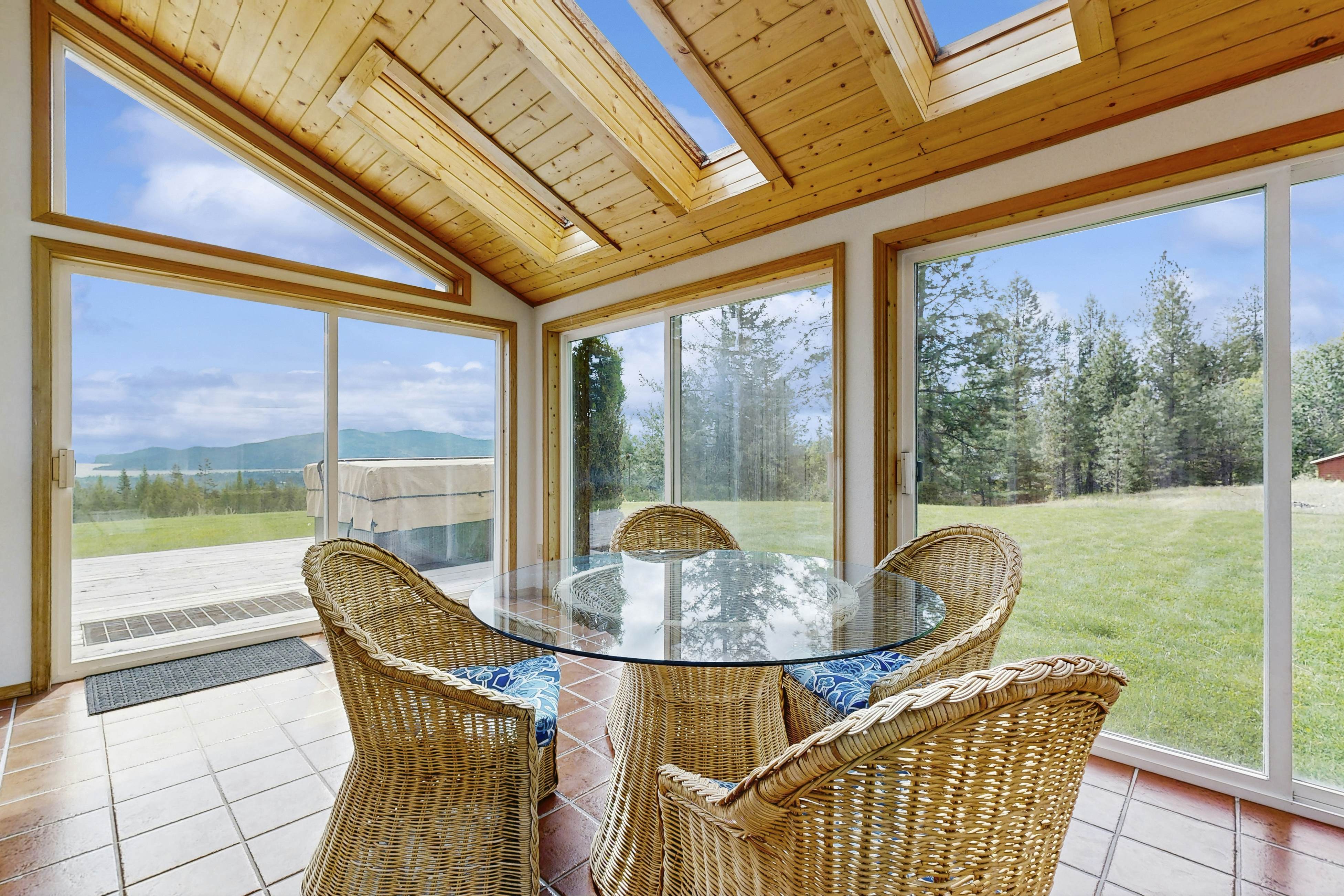 Lakeview Home on acreage with Hot Tub