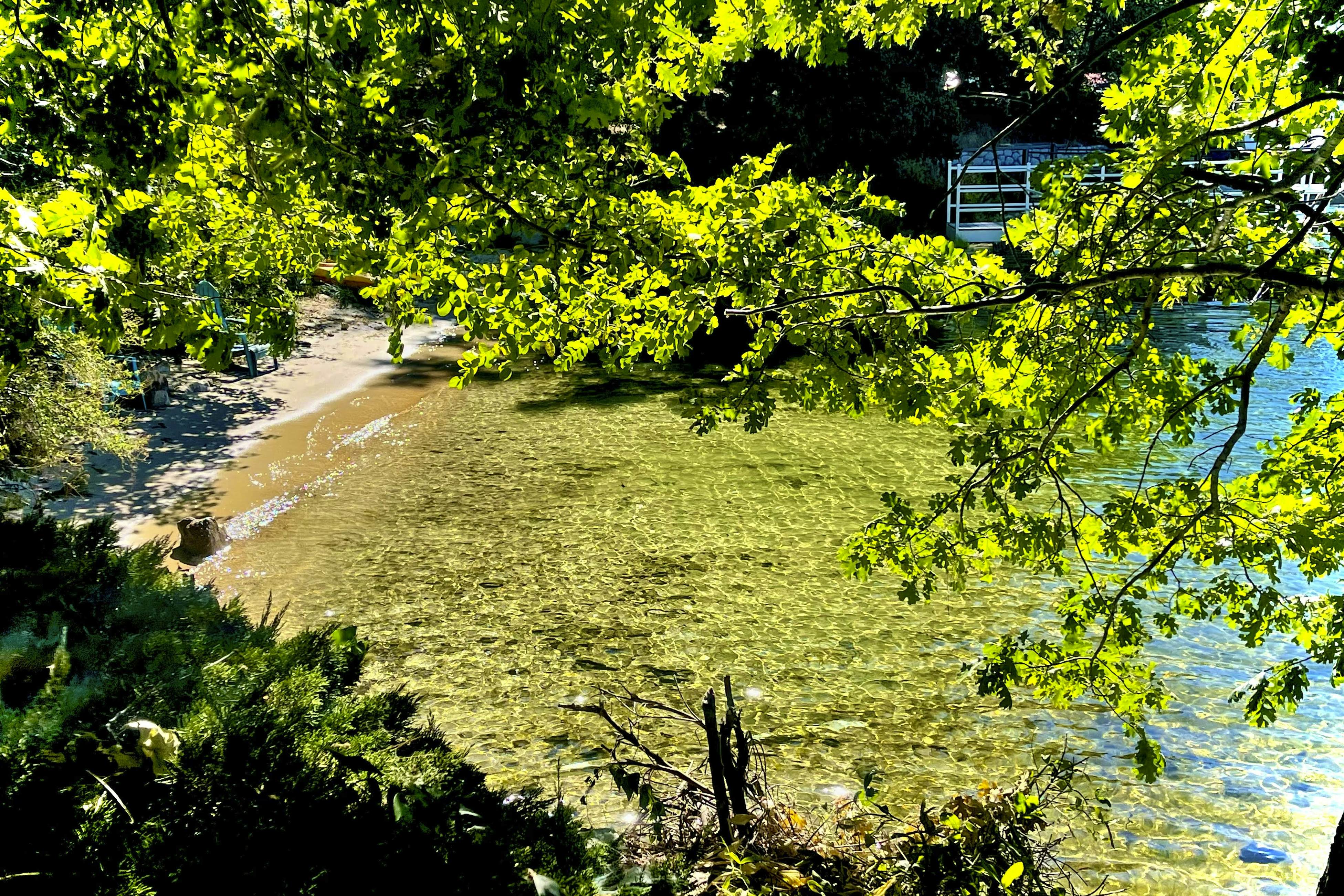 Surreal Feel Lakeview Chalet 