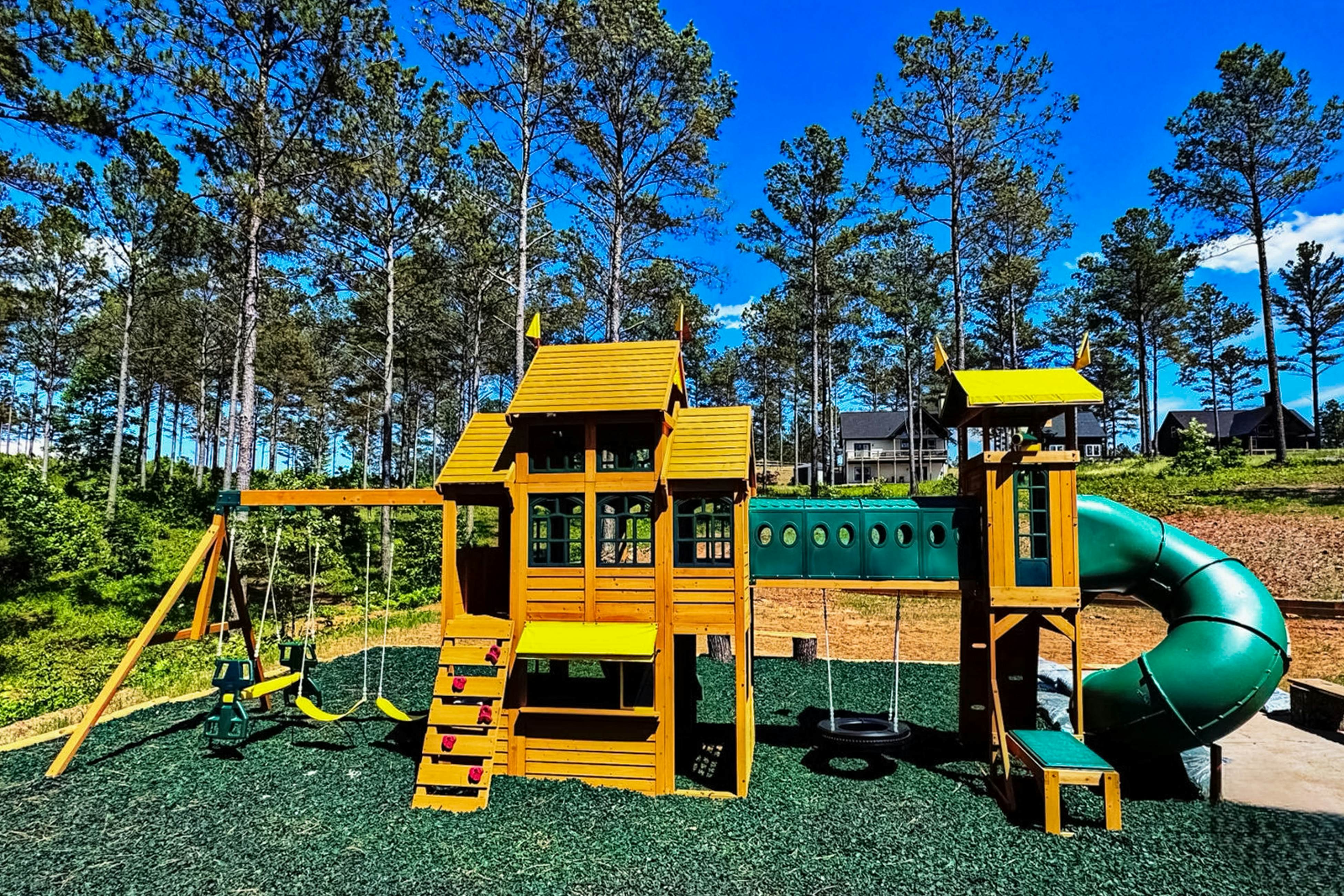 Mountain Peak Lodge - Cabin & Game Room Retreat 