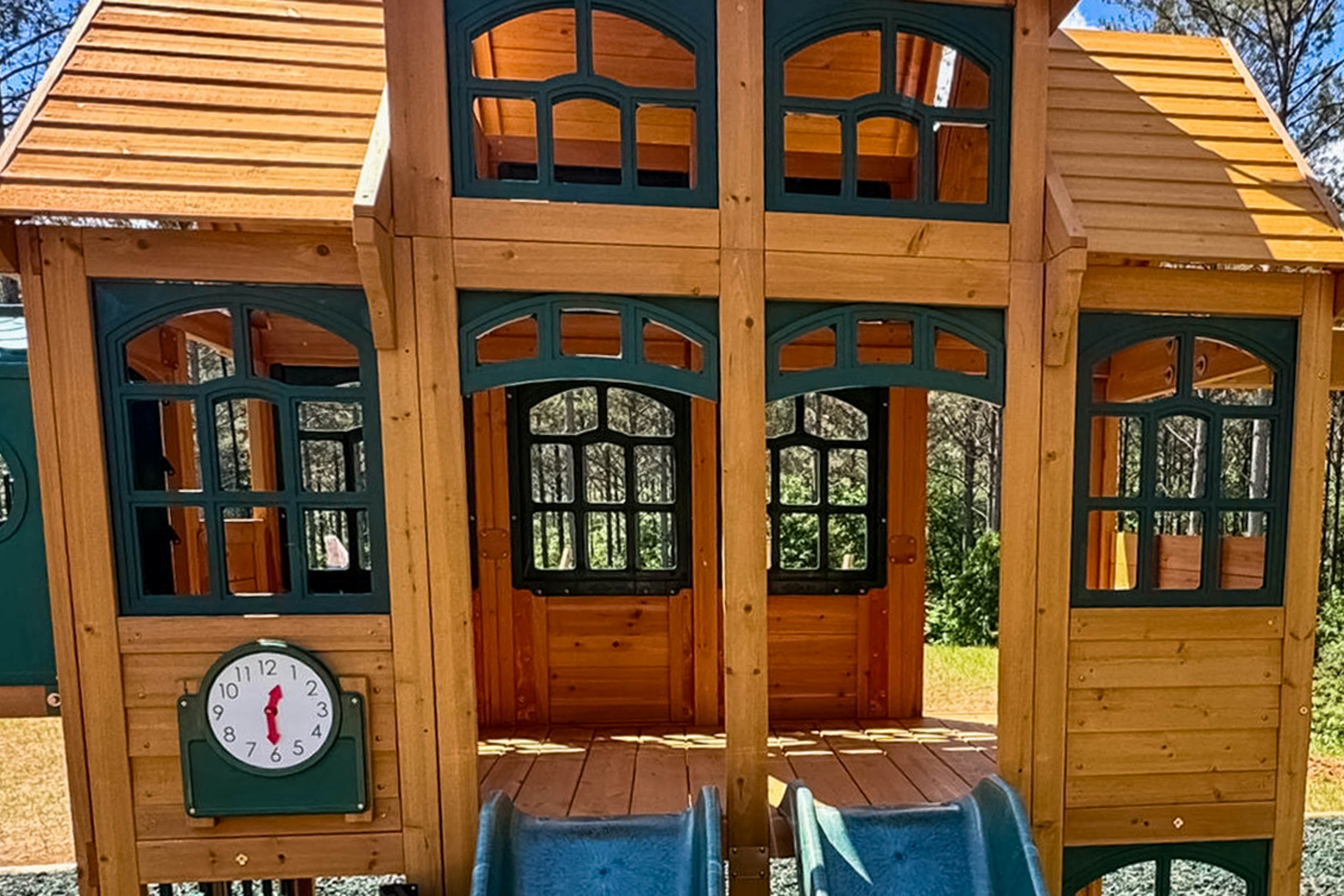 Mountain Peak Lodge - Cabin & Game Room Retreat 