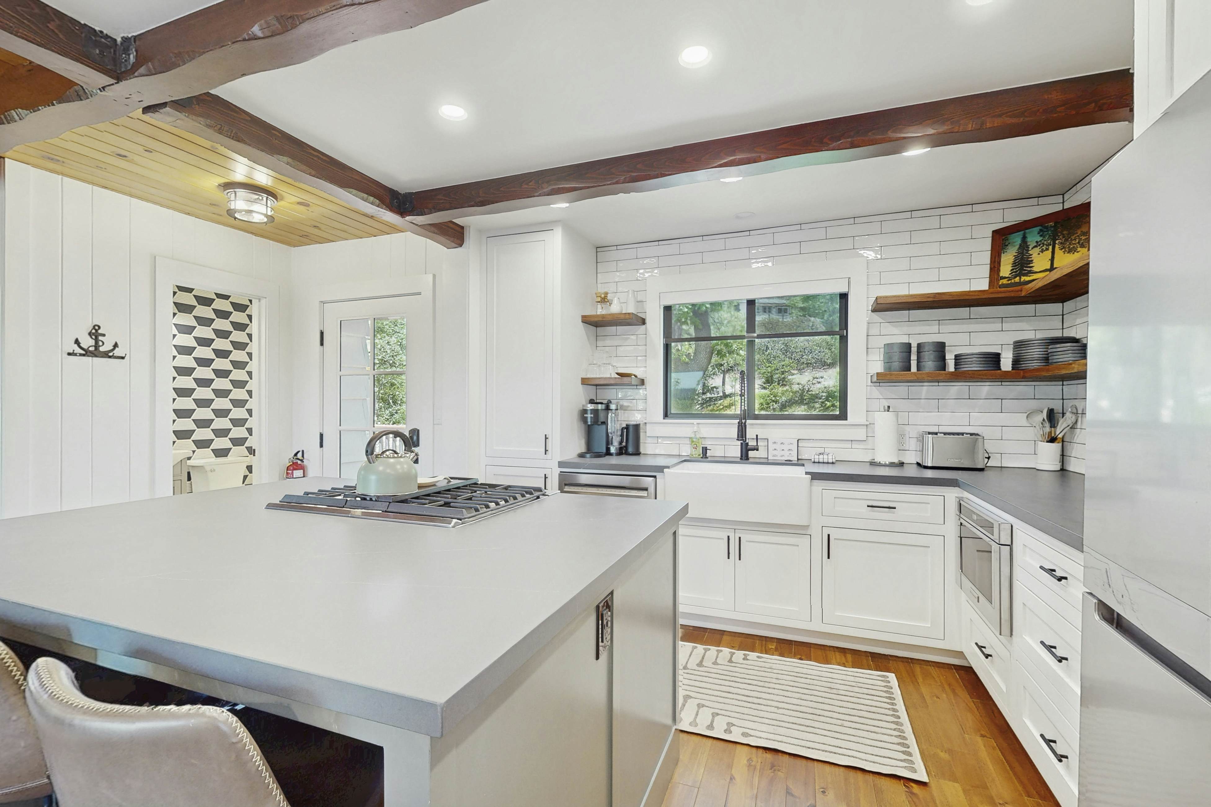 The Kingsview Lakehouse