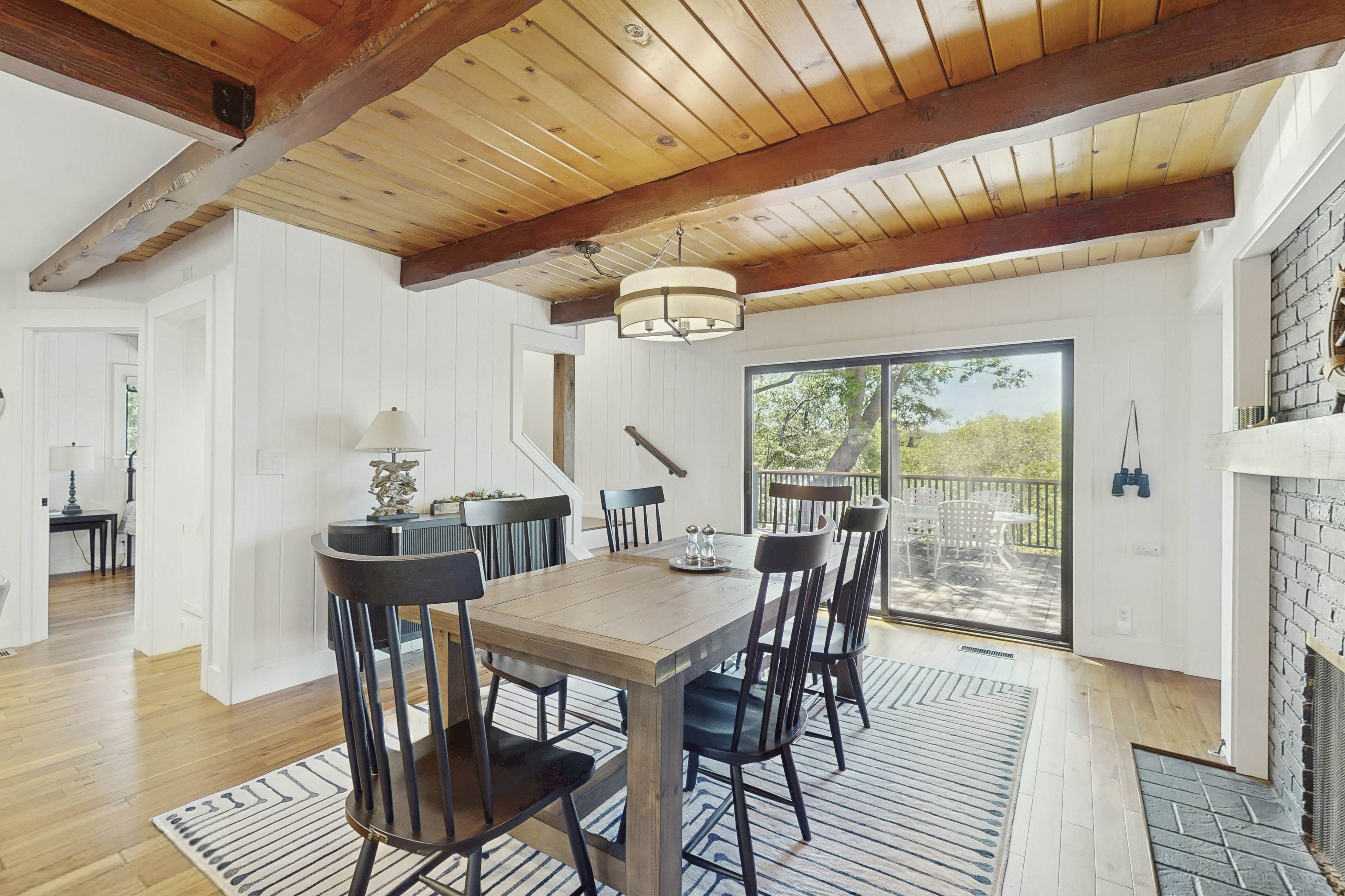 The Kingsview Lakehouse