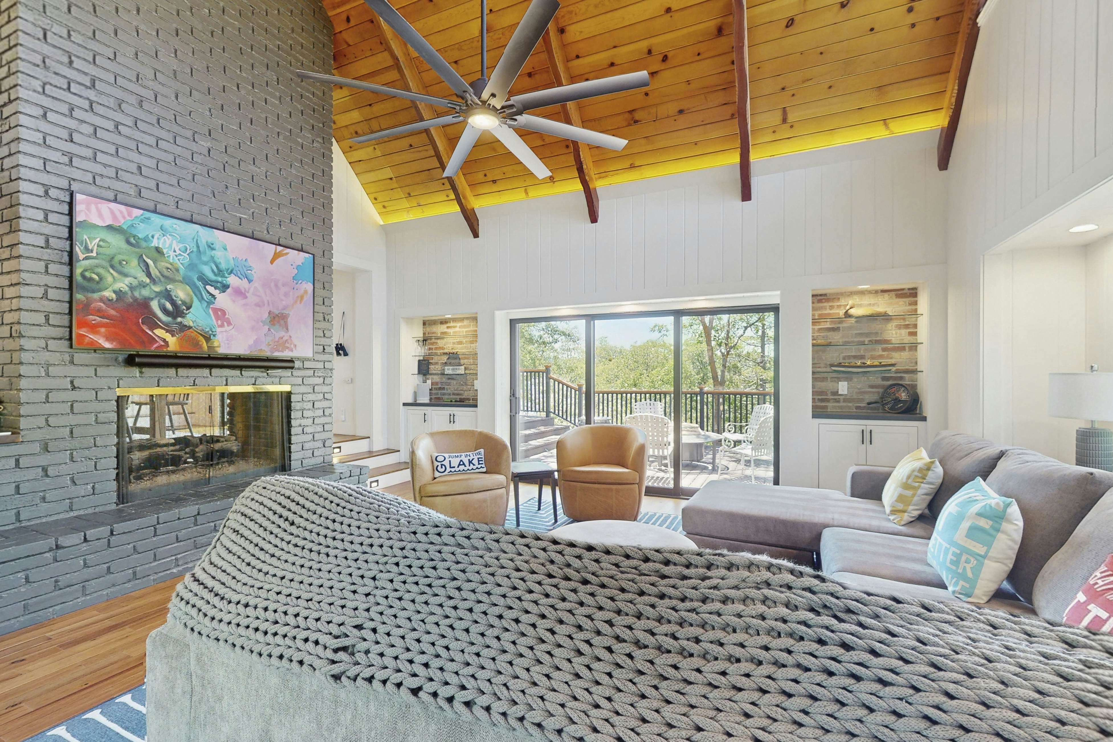 The Kingsview Lakehouse