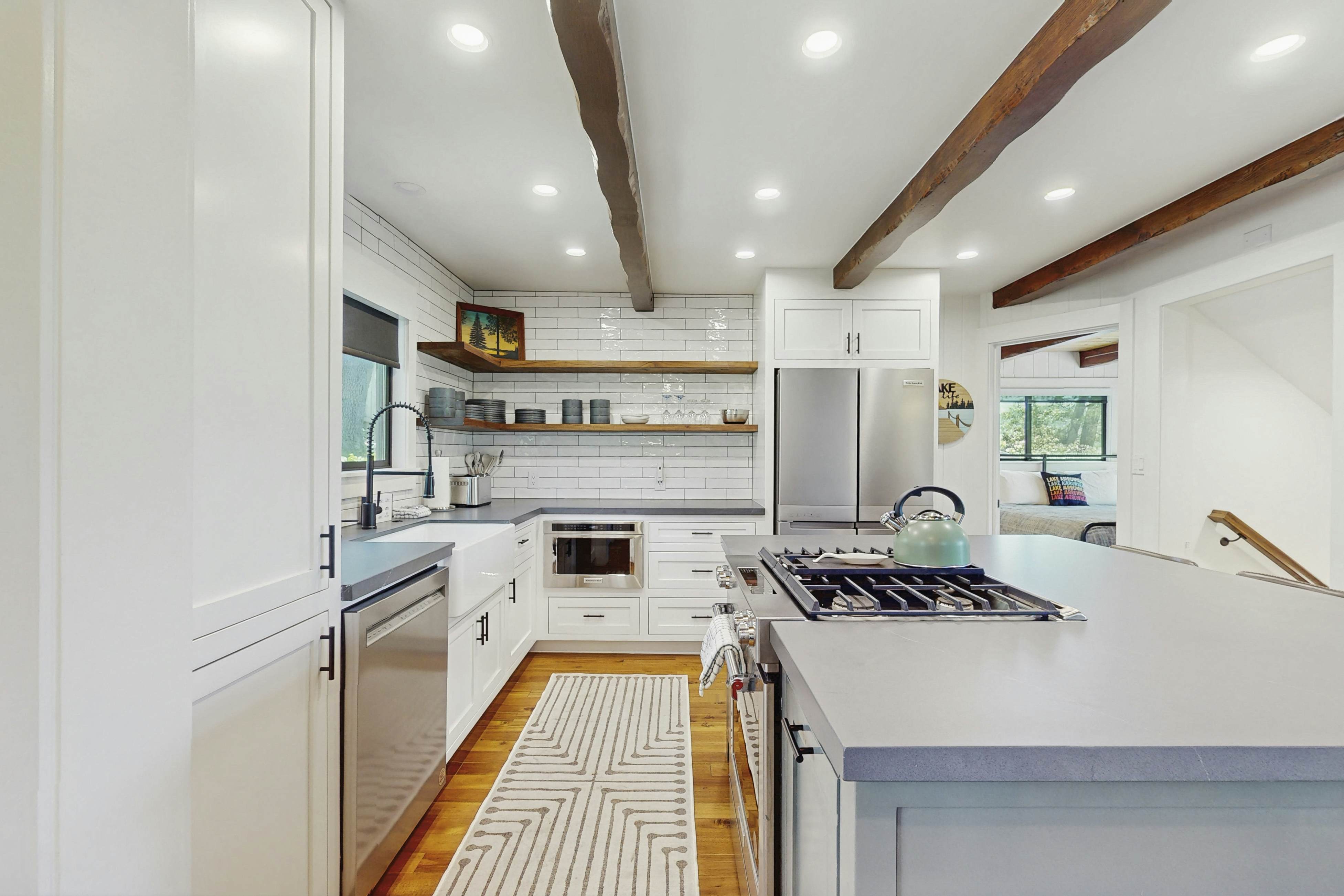 The Kingsview Lakehouse