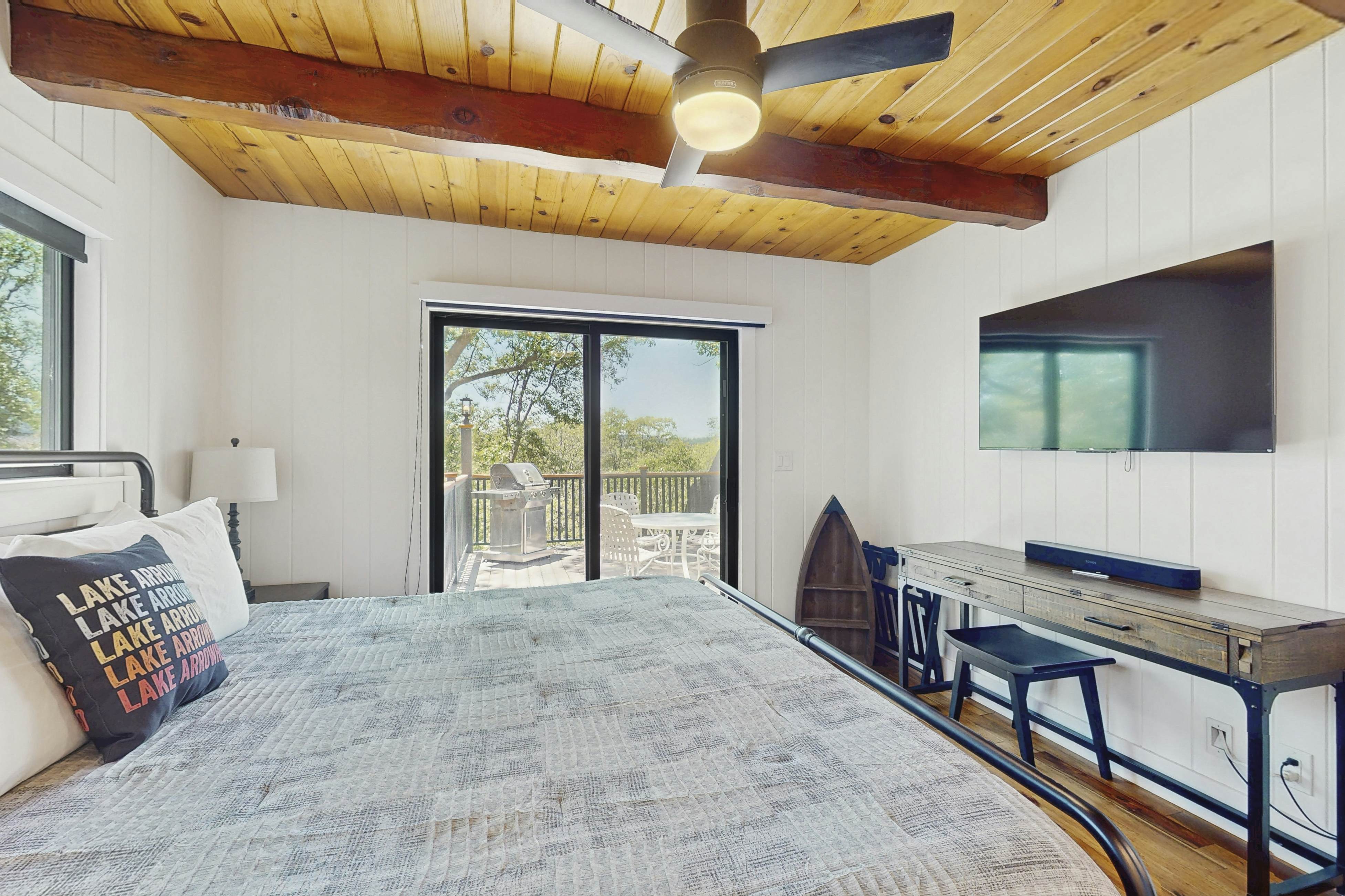 The Kingsview Lakehouse