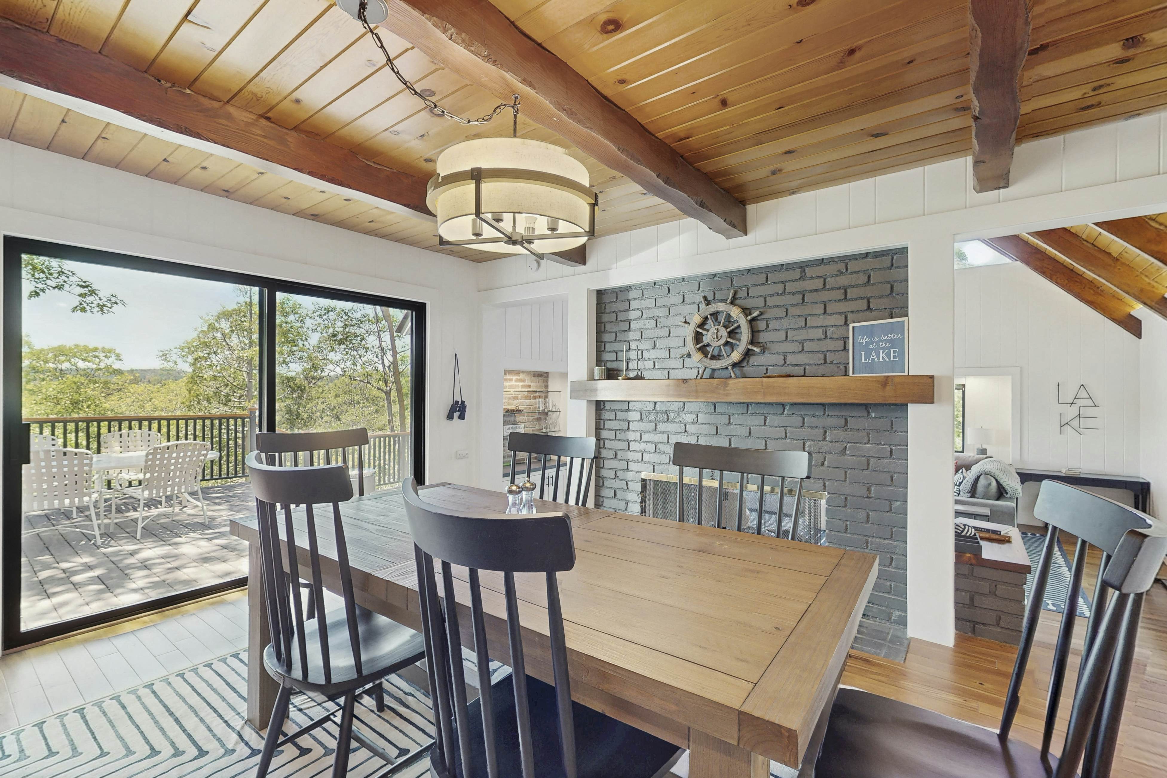 The Kingsview Lakehouse