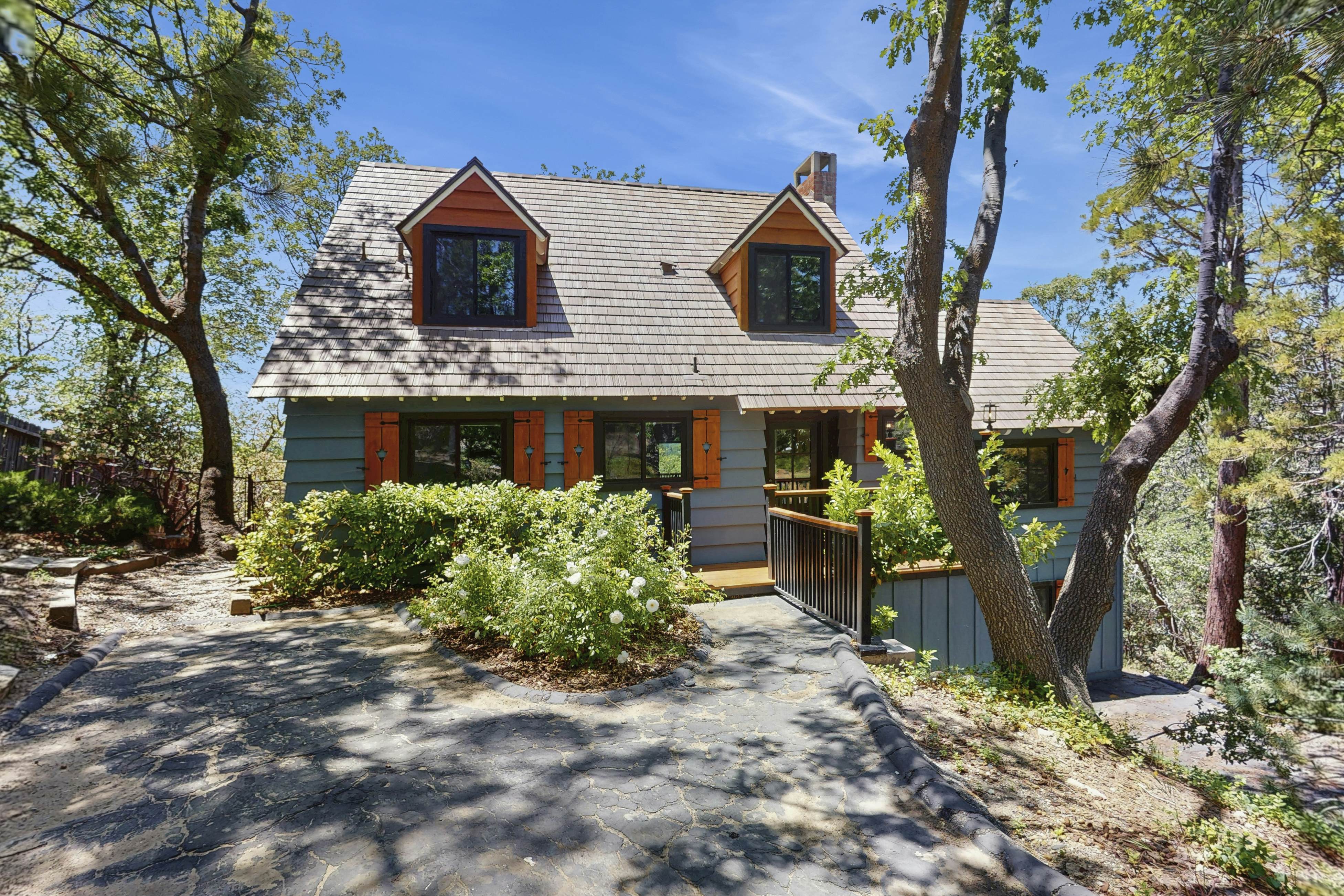 The Kingsview Lakehouse