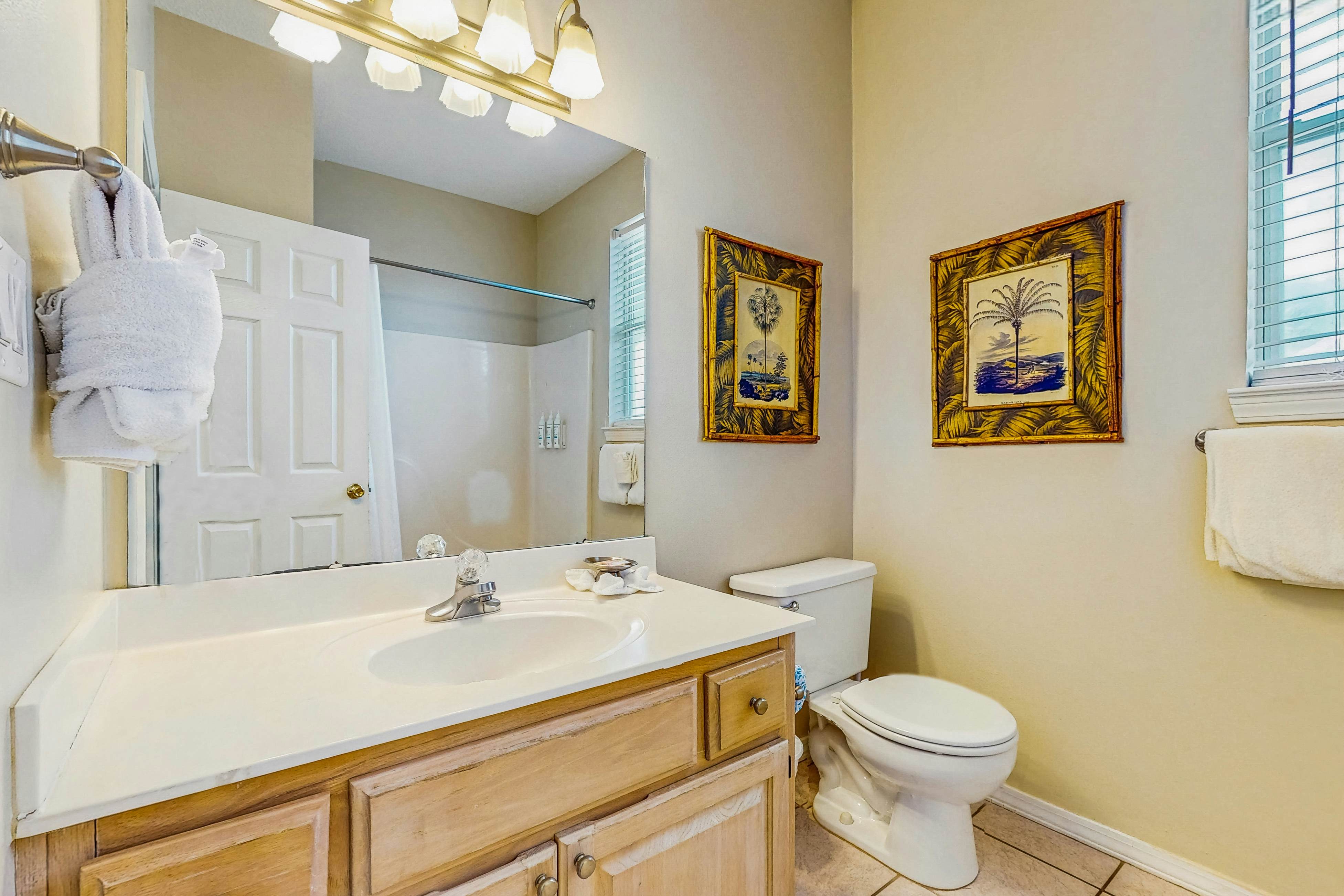 Emerald Shores - Beach Peach