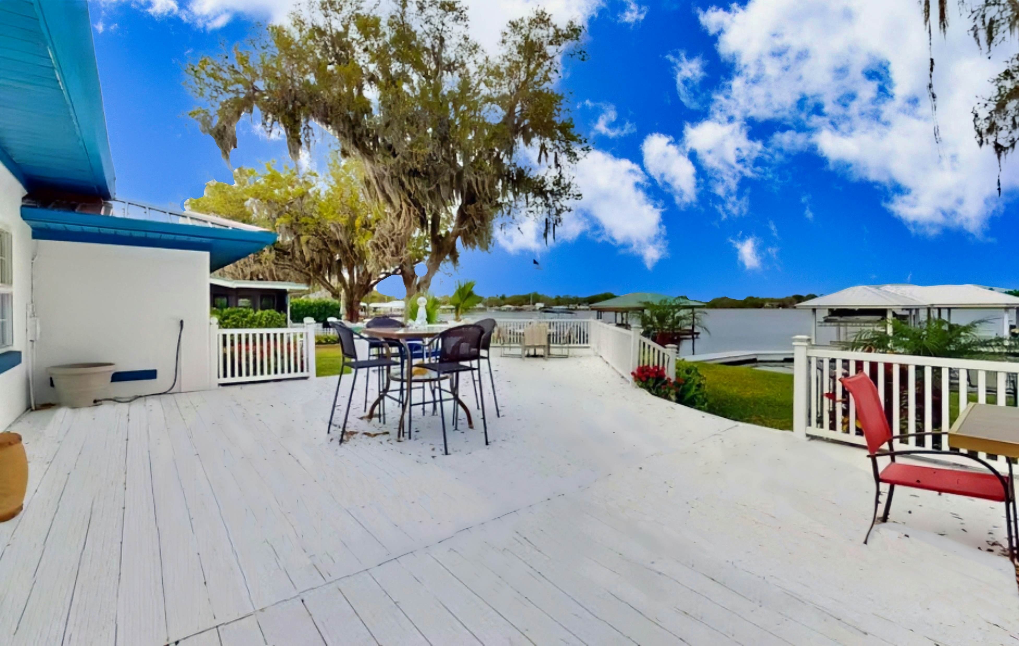 Paradise on Lake Henry