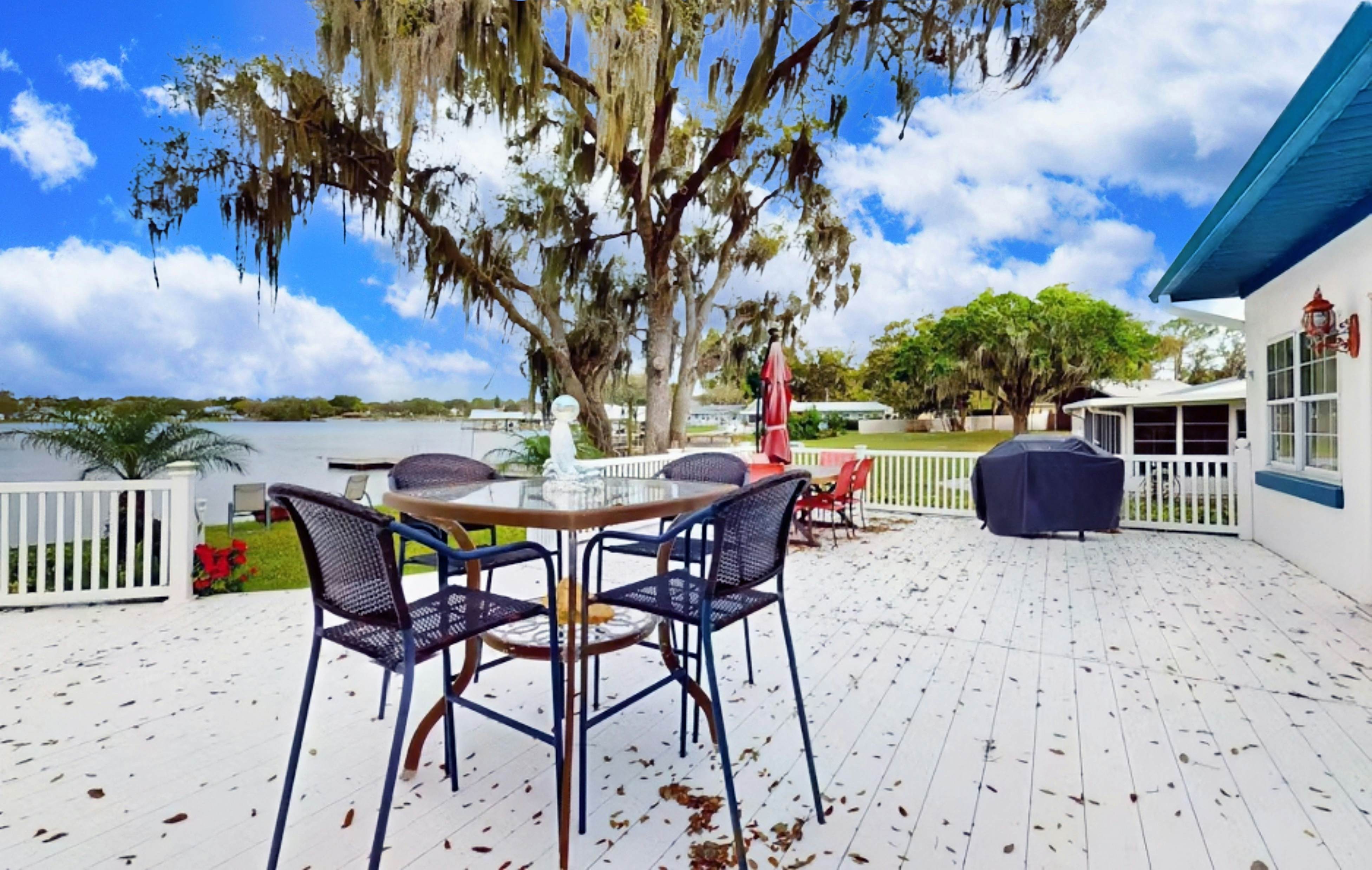 Paradise on Lake Henry