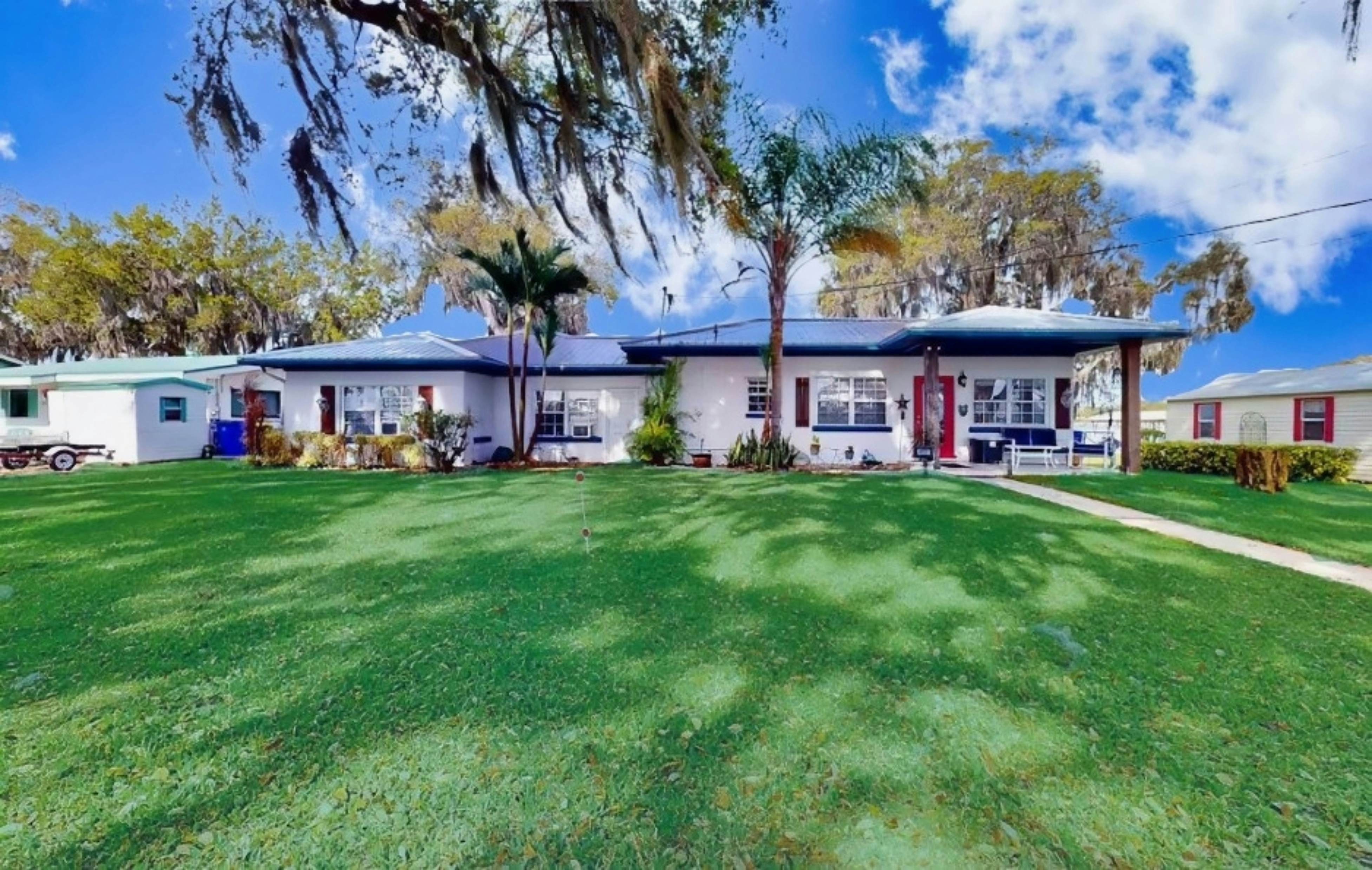 Paradise on Lake Henry