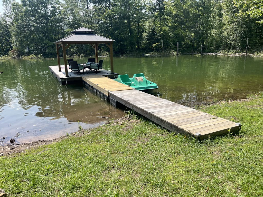 Norris Lake Cabin RetreatใปDockใปFirepitใปGrillใปGames โ Norris Lake, TN โ vacation rental