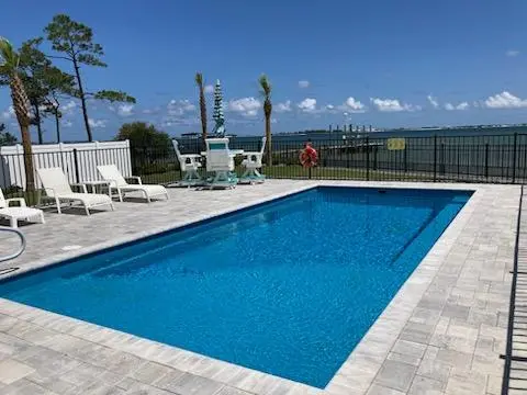 A Wave From It All in Navarre