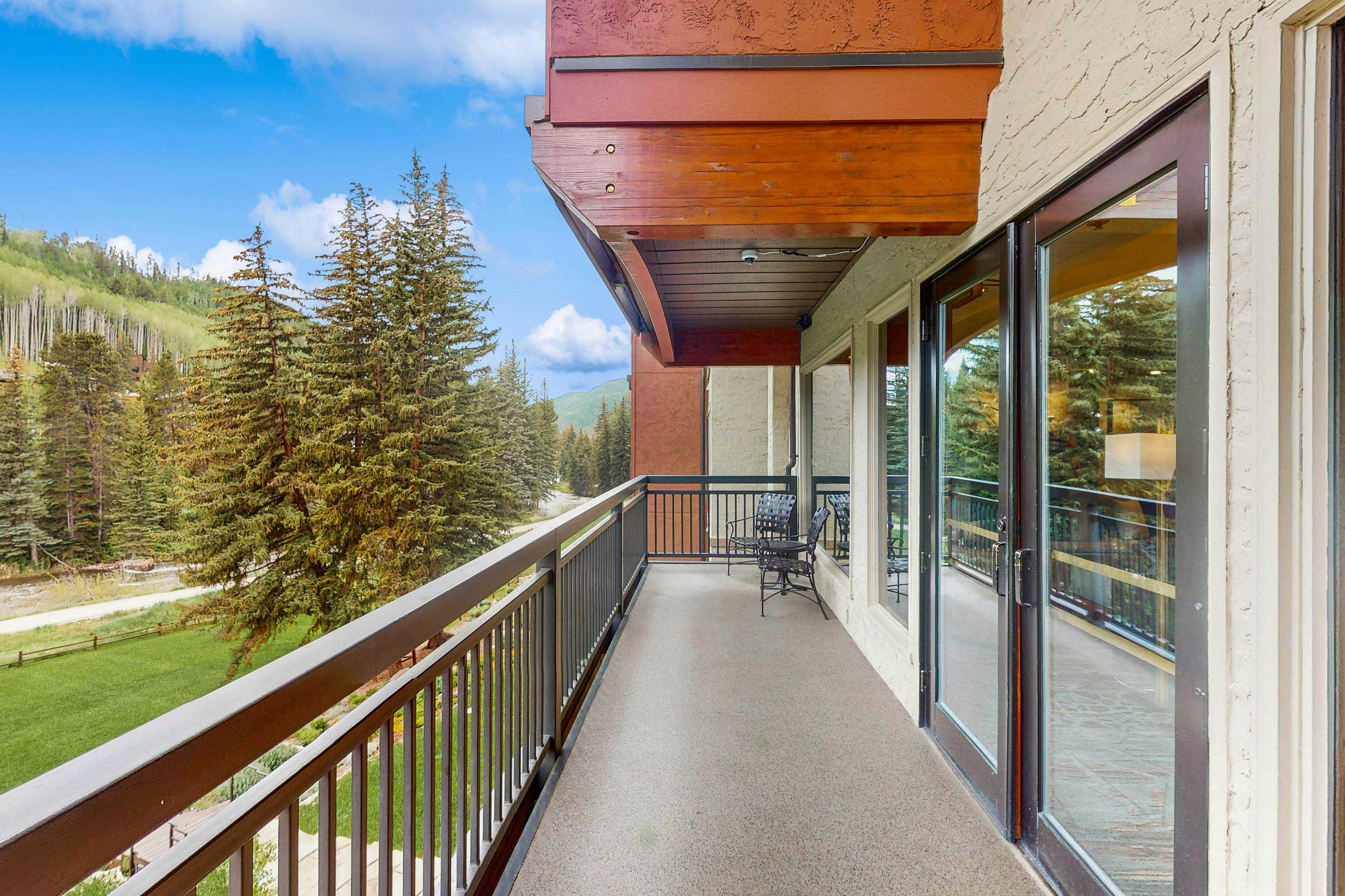 Lion Square Lodge South 474