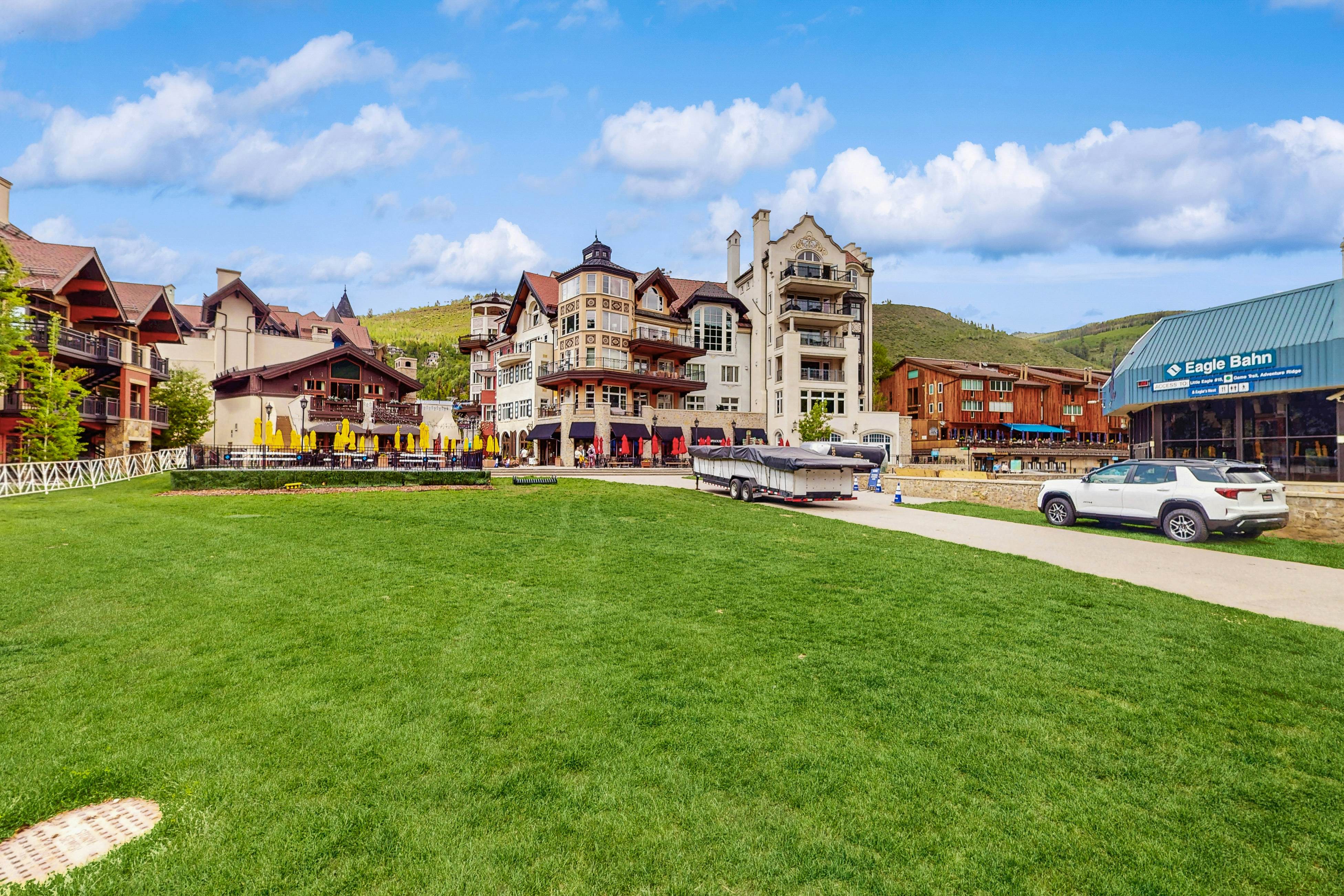 Lion Square Lodge South 474