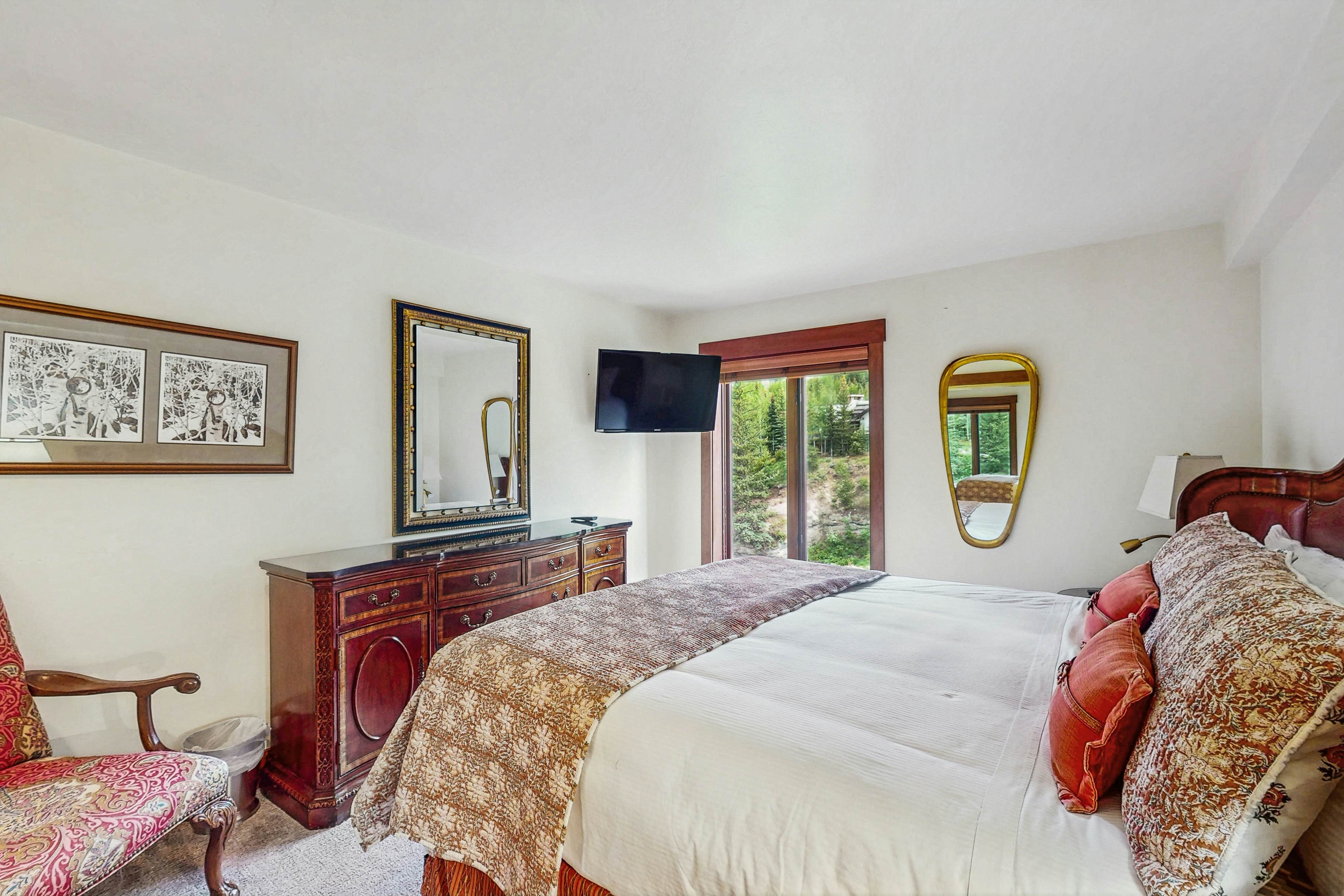 Lion Square Lodge South 474