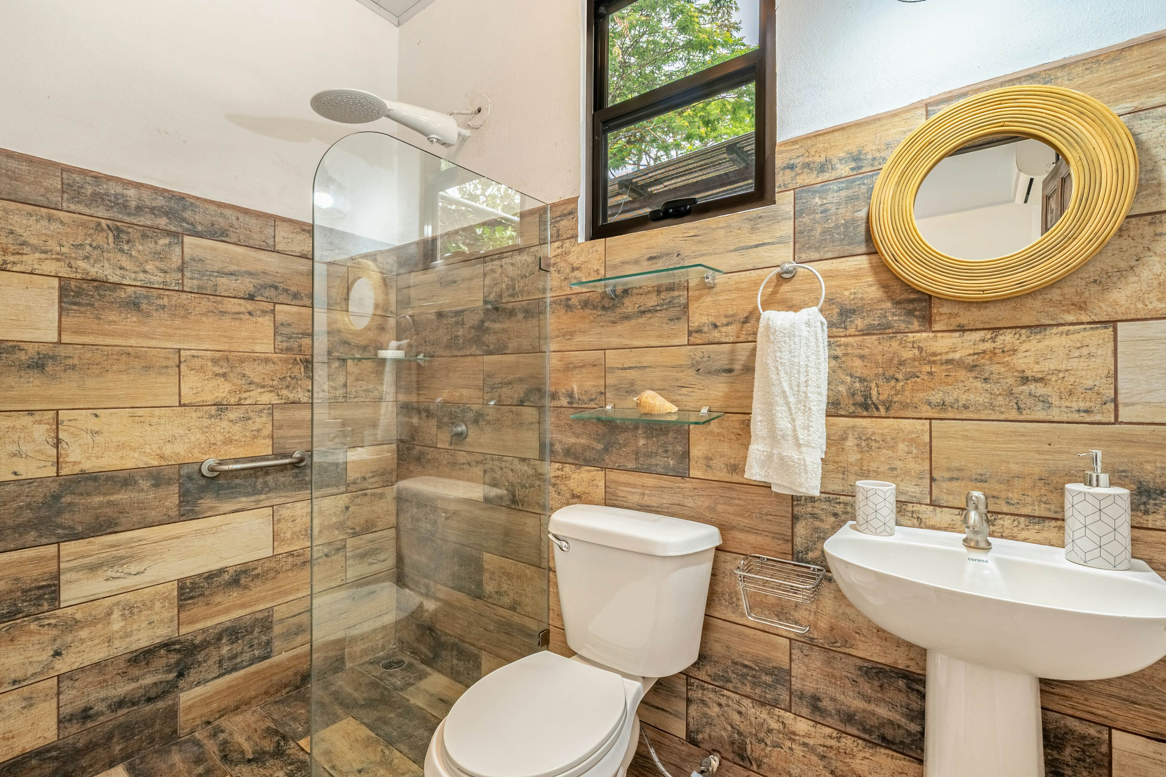 Tiburon Galano - Playa Carrillo